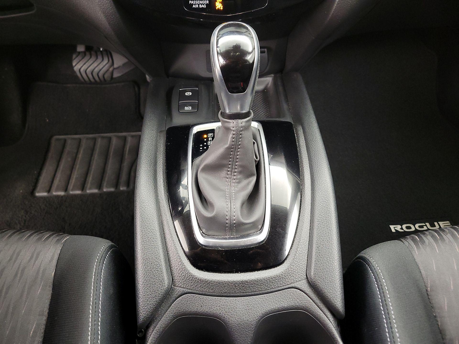 Thumbnail: 2019 Nissan Rogue - 18