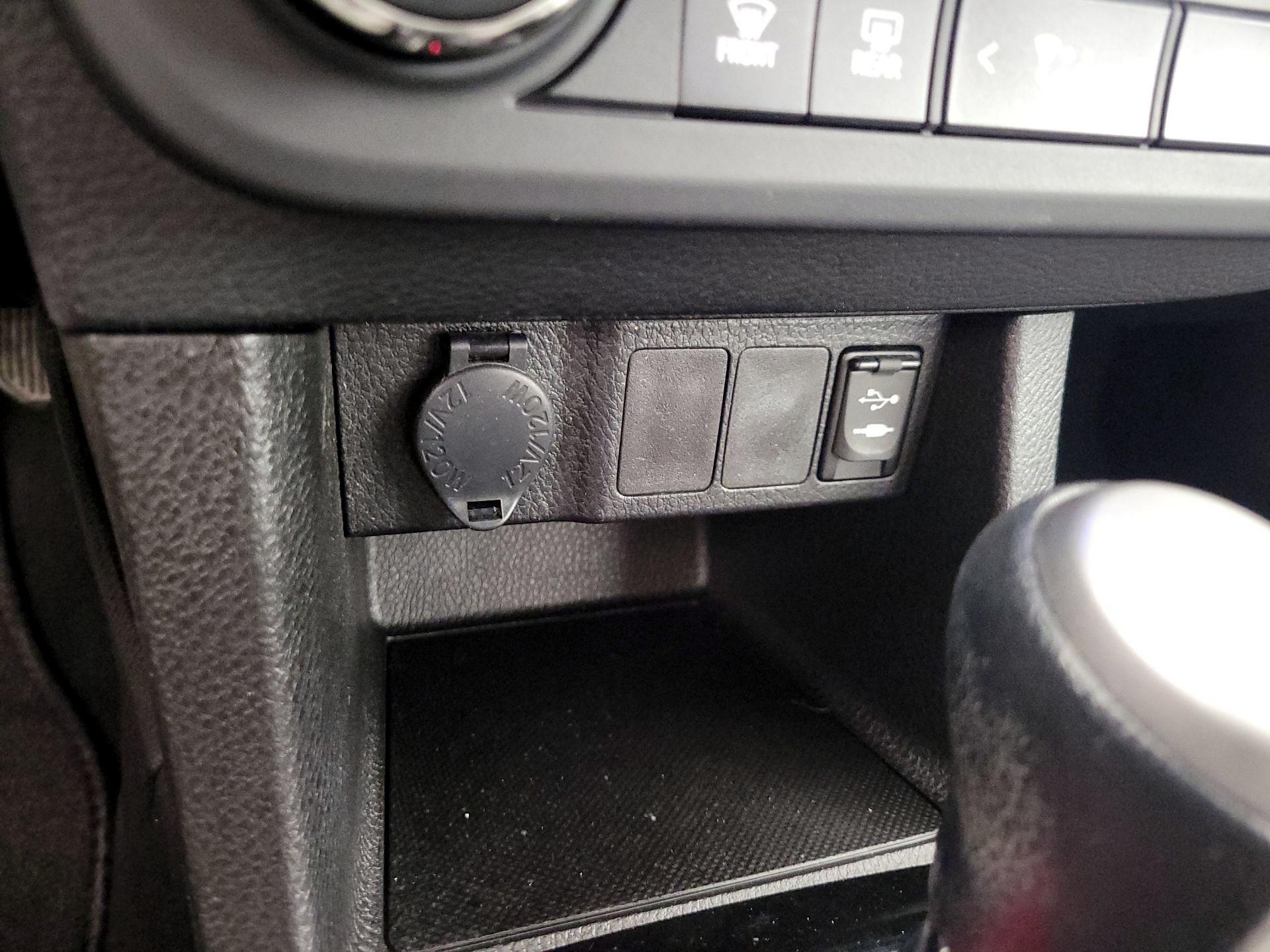 Thumbnail: 2014 Toyota Corolla - 18