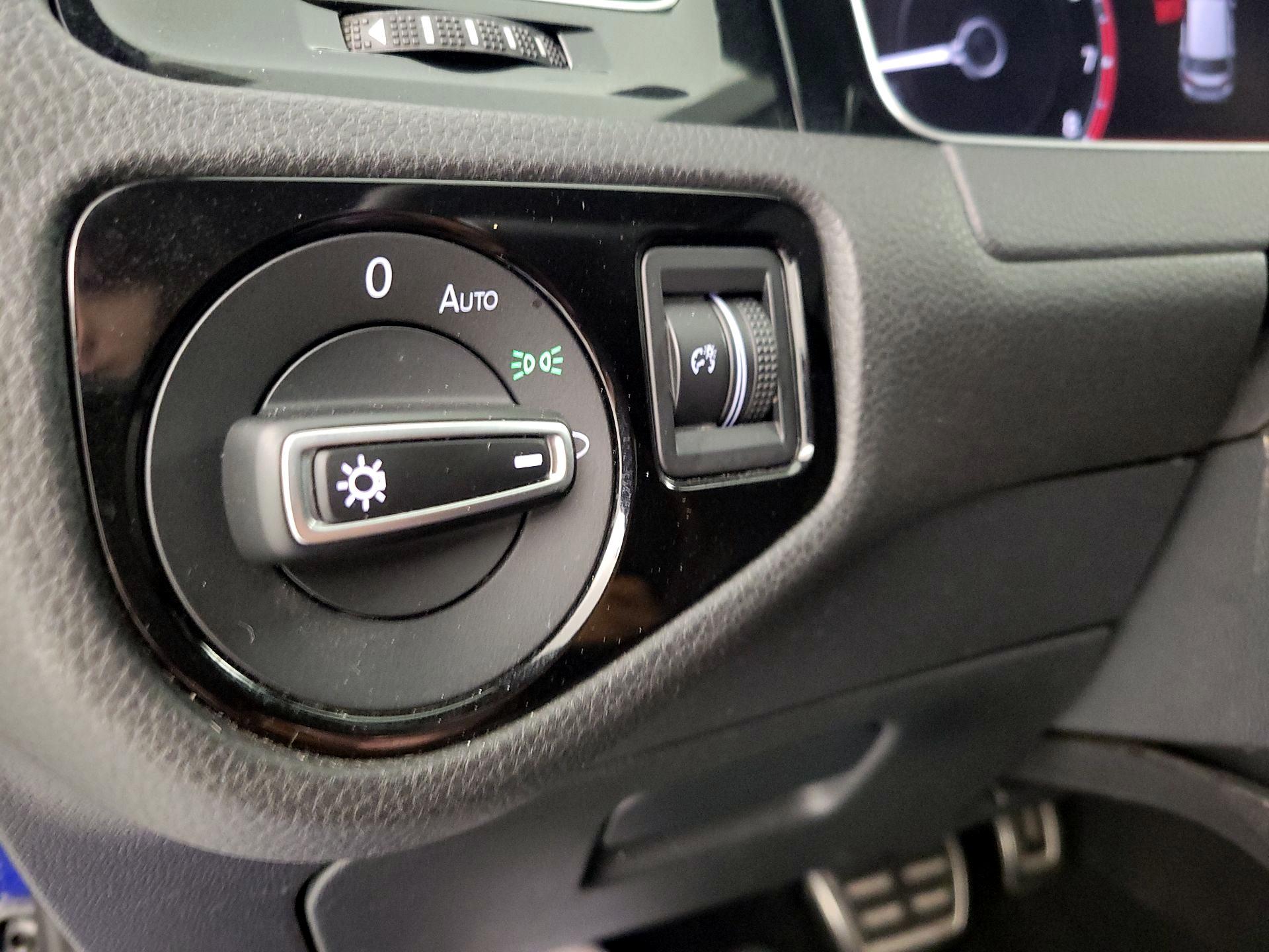 Thumbnail: 2019 Volkswagen Golf - 13