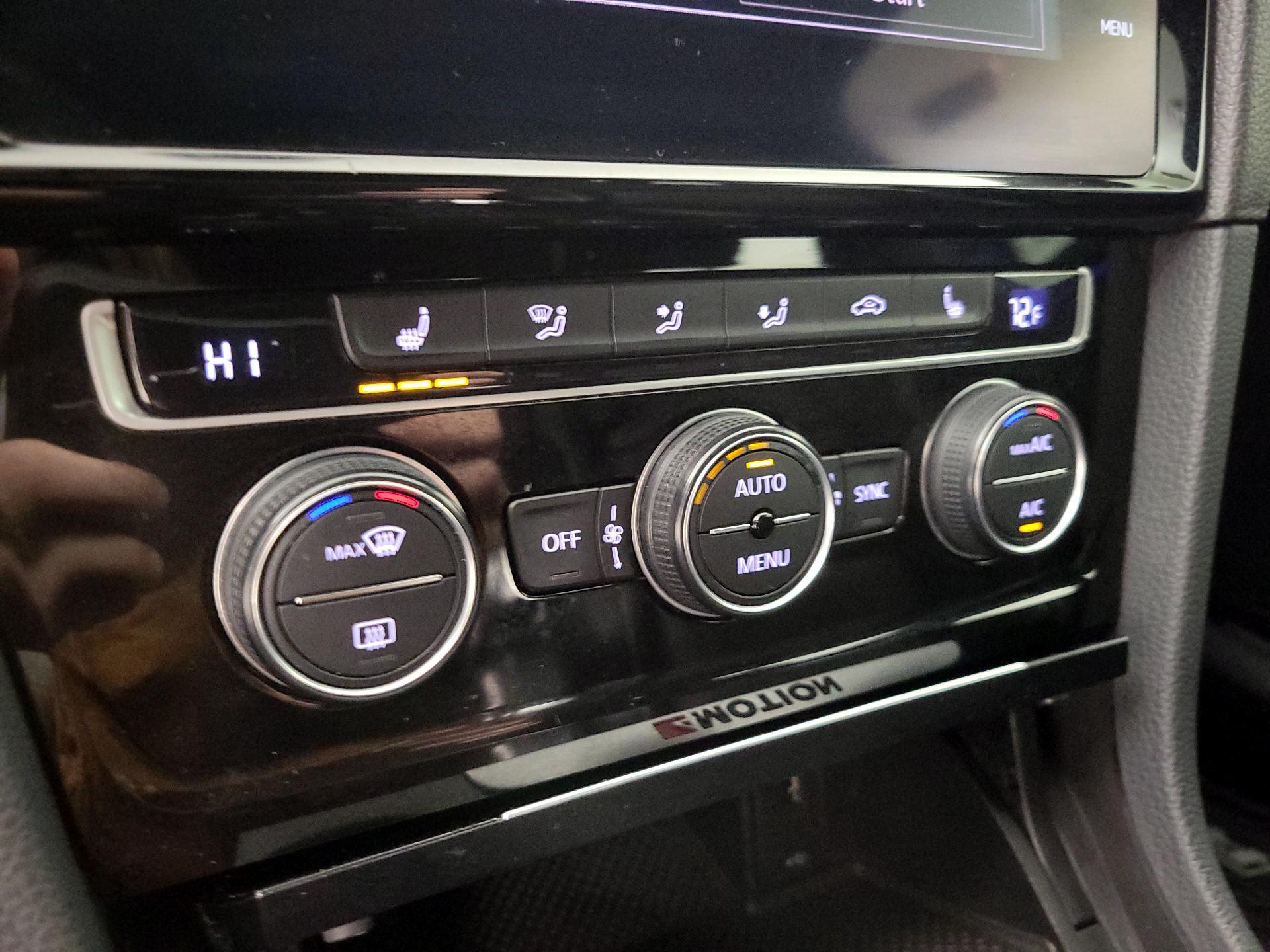 Thumbnail: 2019 Volkswagen Golf - 16