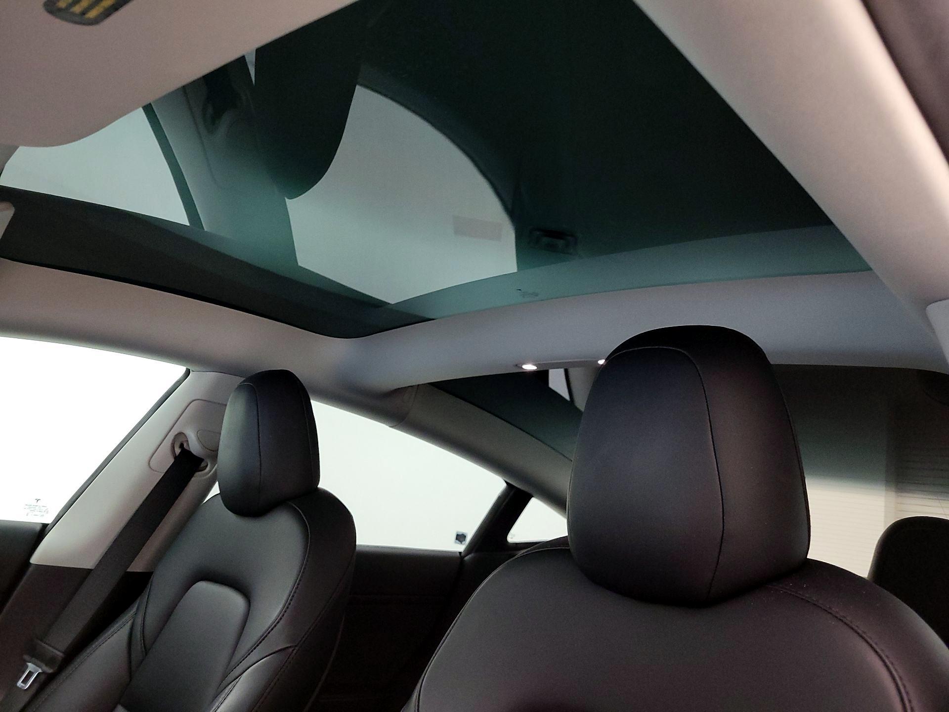 Thumbnail: 2023 Tesla Model 3 - 19