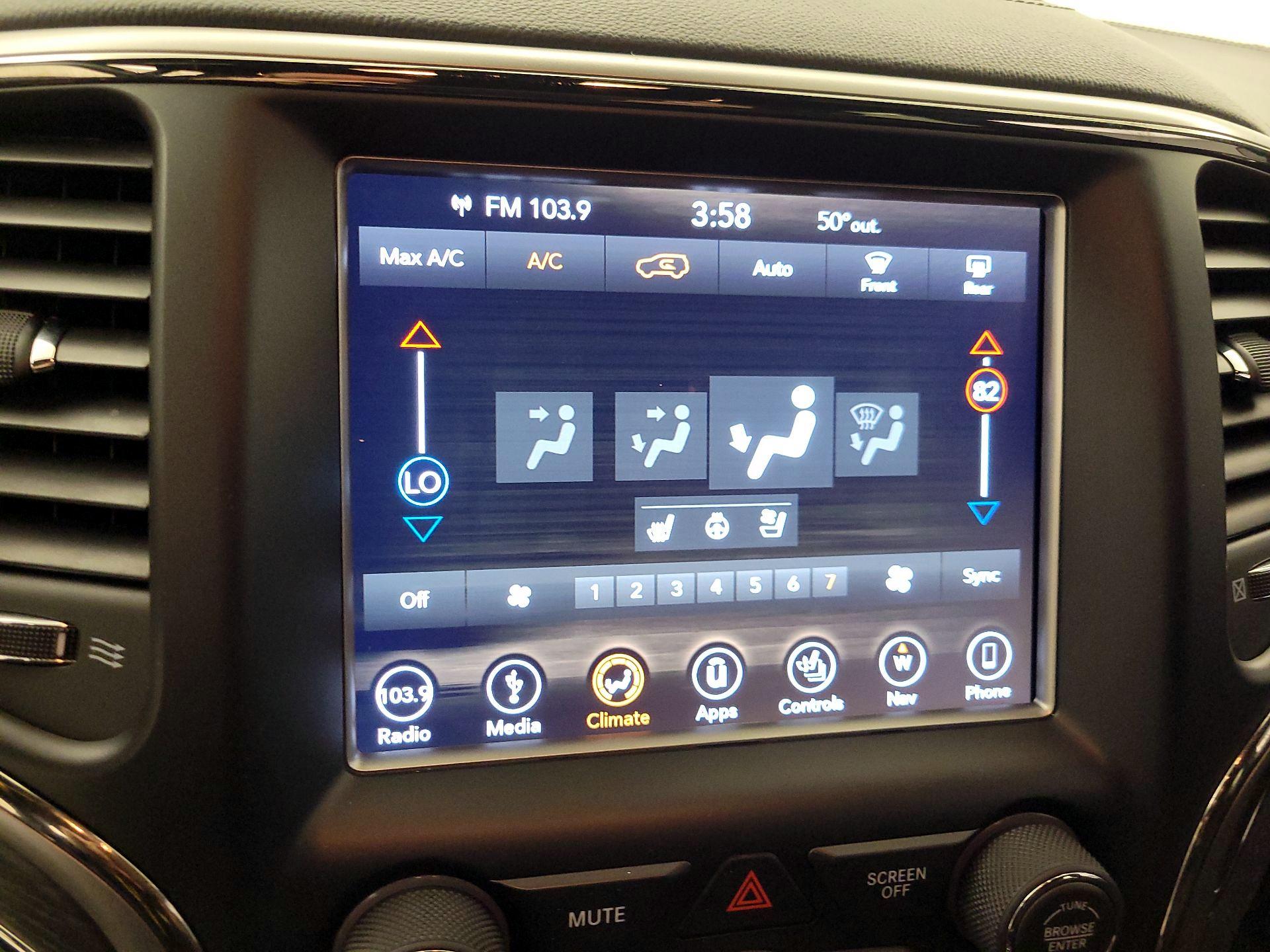 Thumbnail: 2018 Jeep Grand Cherokee - 16