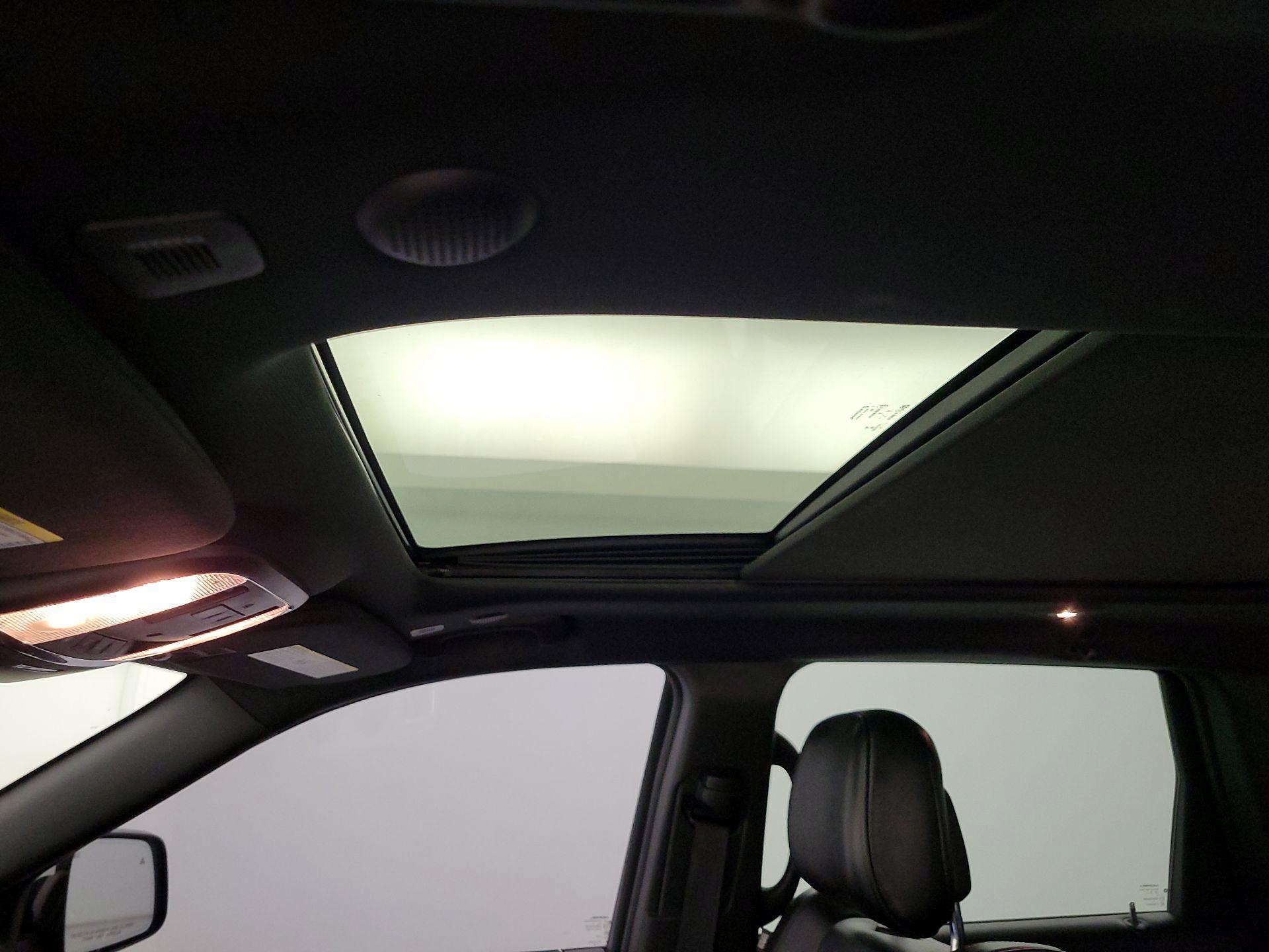 Thumbnail: 2018 Jeep Grand Cherokee - 19