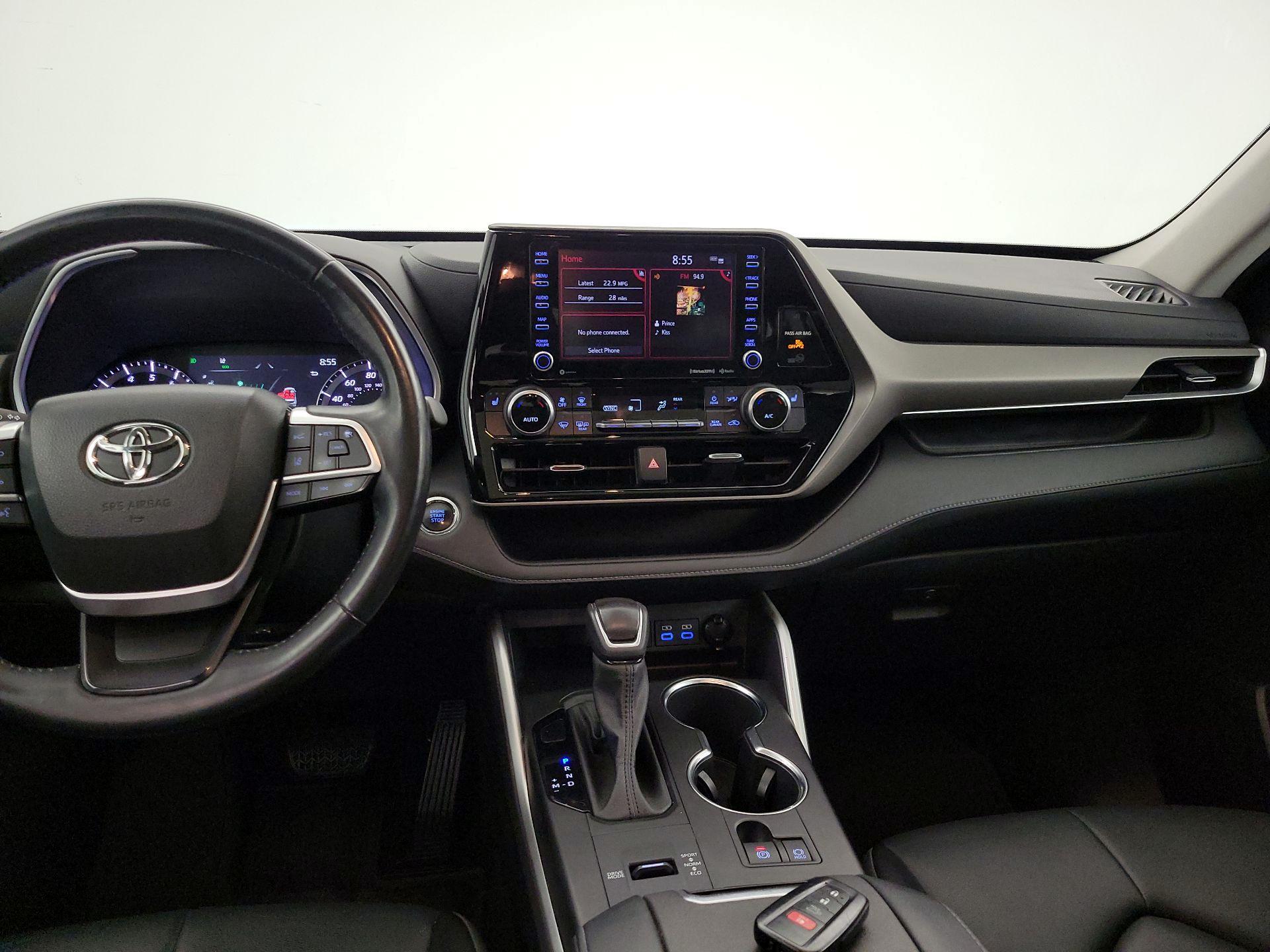 Thumbnail: 2022 Toyota Highlander - 9