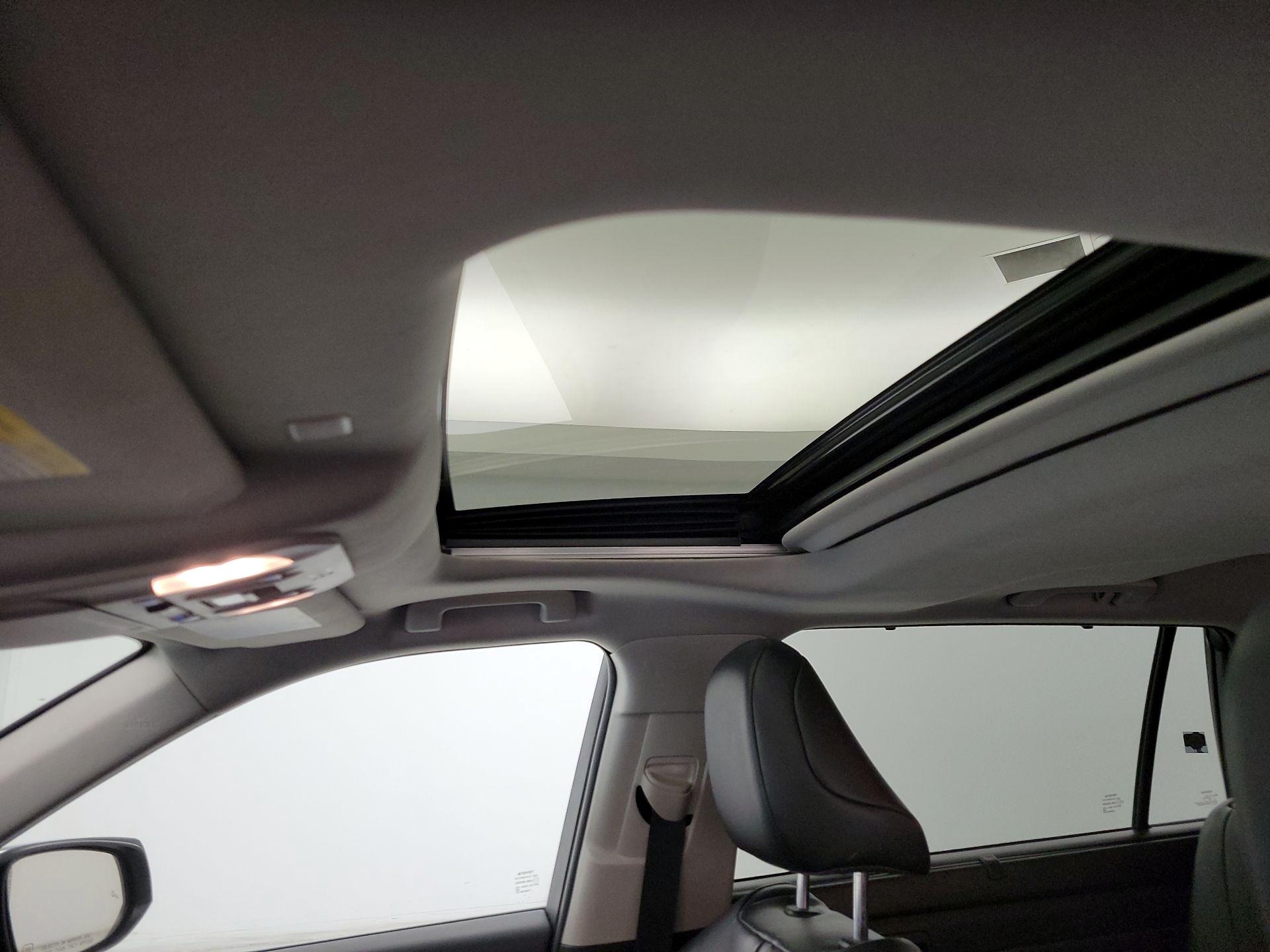 Thumbnail: 2022 Toyota Highlander - 19