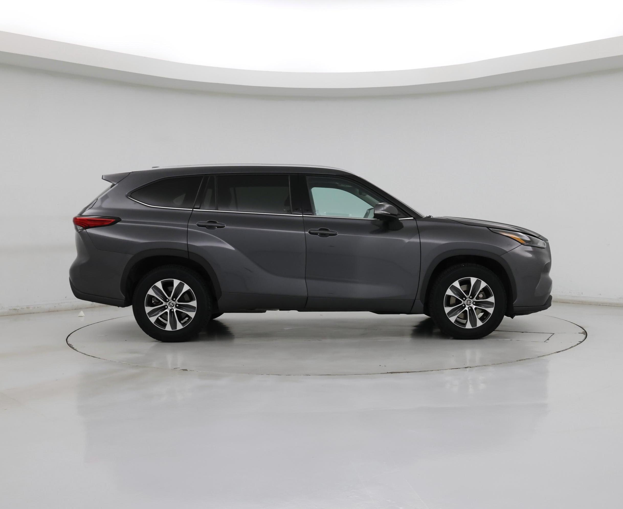 Thumbnail: 2022 Toyota Highlander - 7