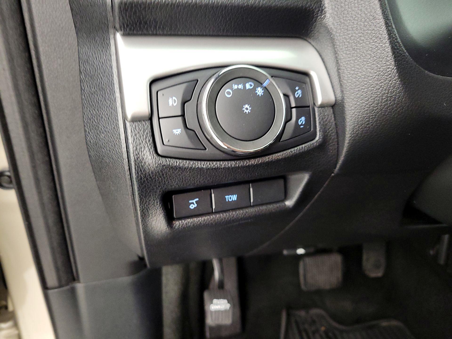 Thumbnail: 2017 Ford Explorer - 13