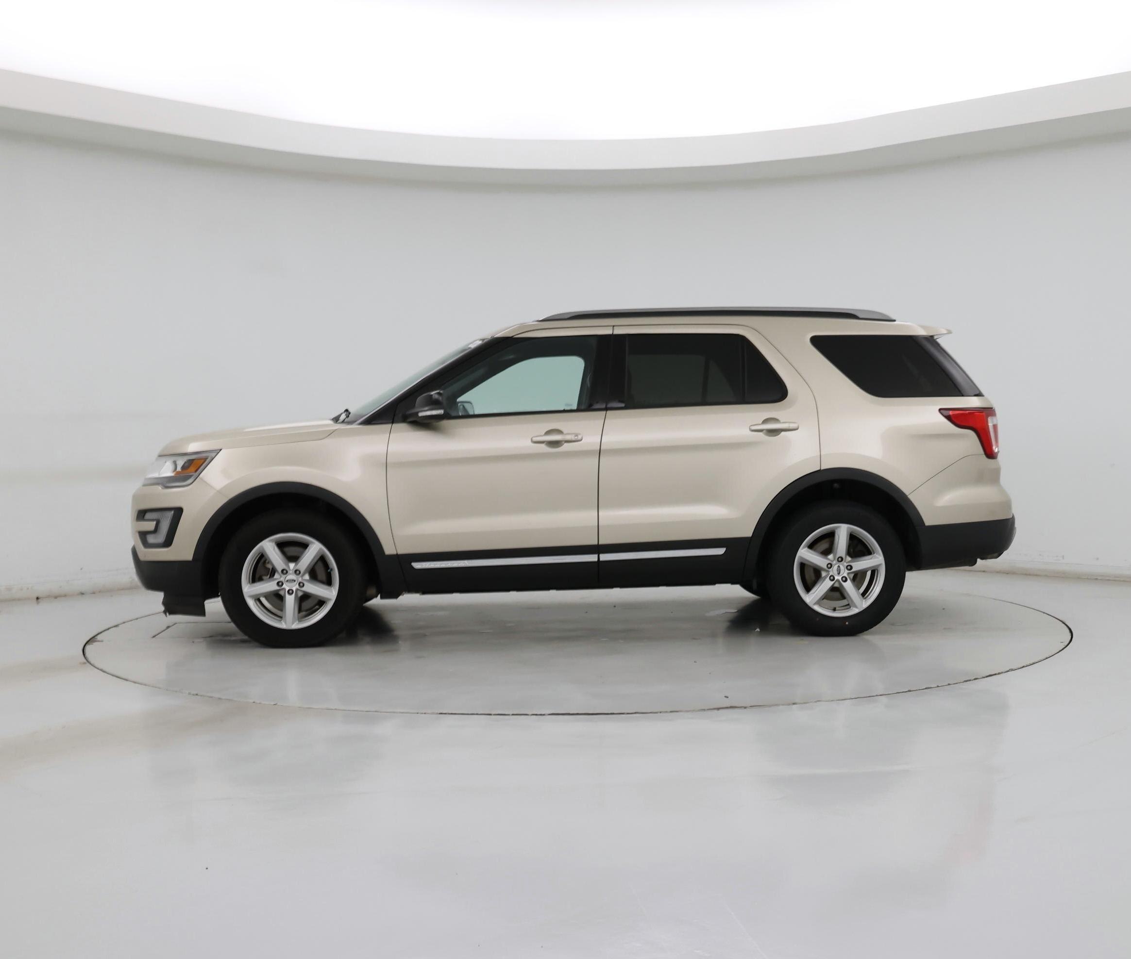 Thumbnail: 2017 Ford Explorer - 3