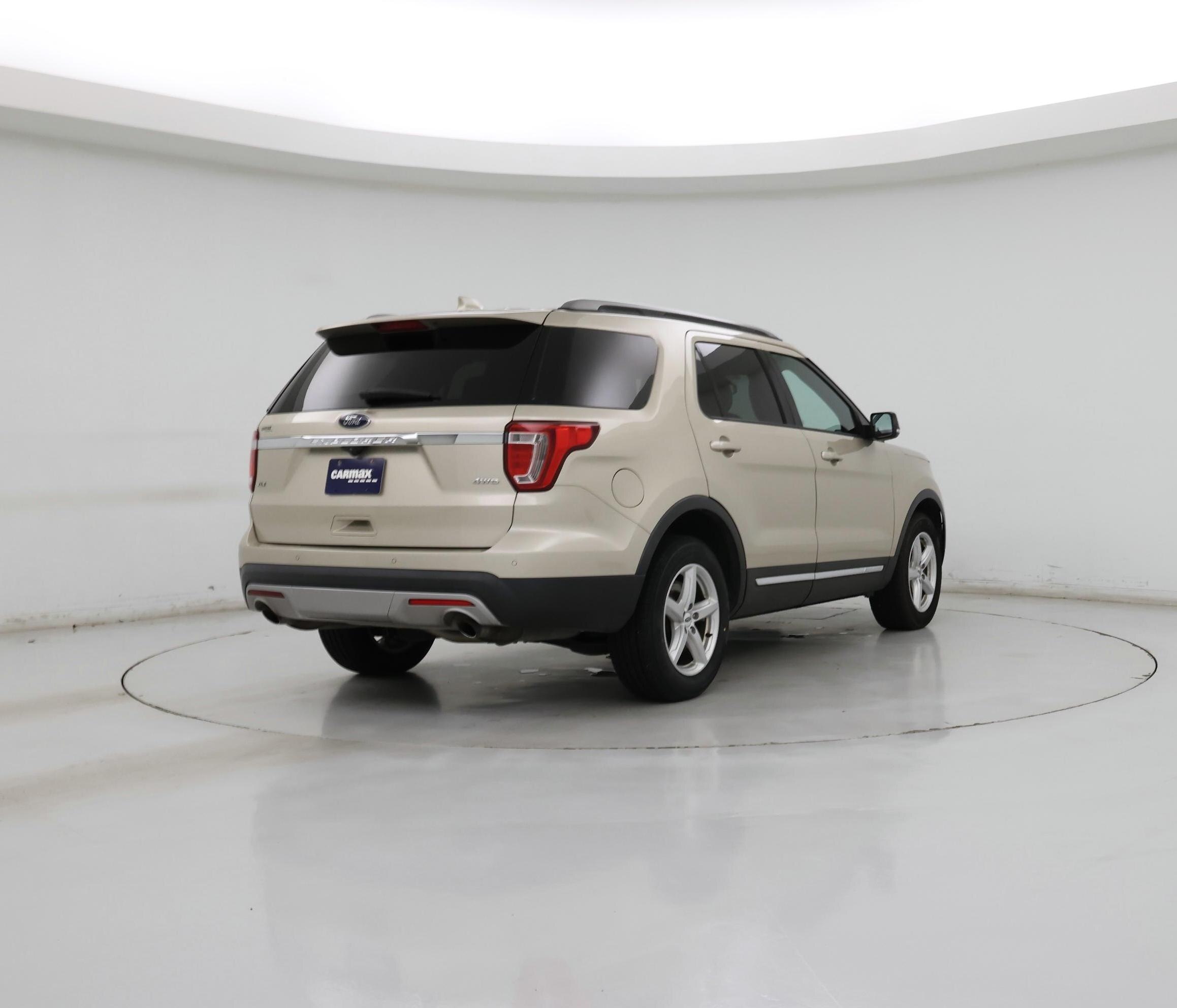 Thumbnail: 2017 Ford Explorer - 8