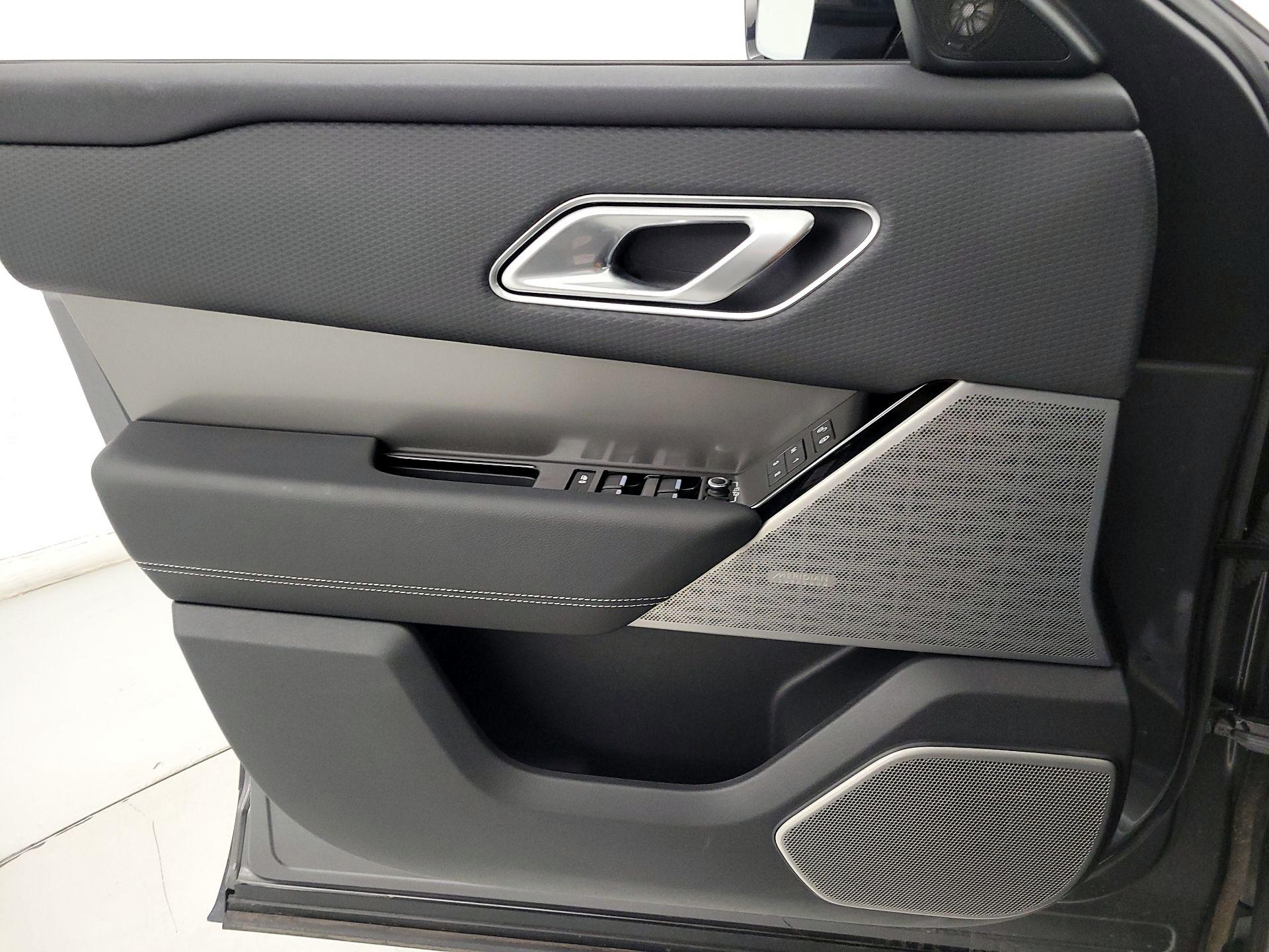 Thumbnail: 2018 Land Rover Range Rover Velar - 12