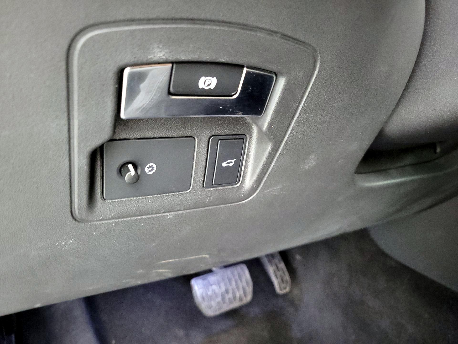 Thumbnail: 2018 Land Rover Range Rover Velar - 13