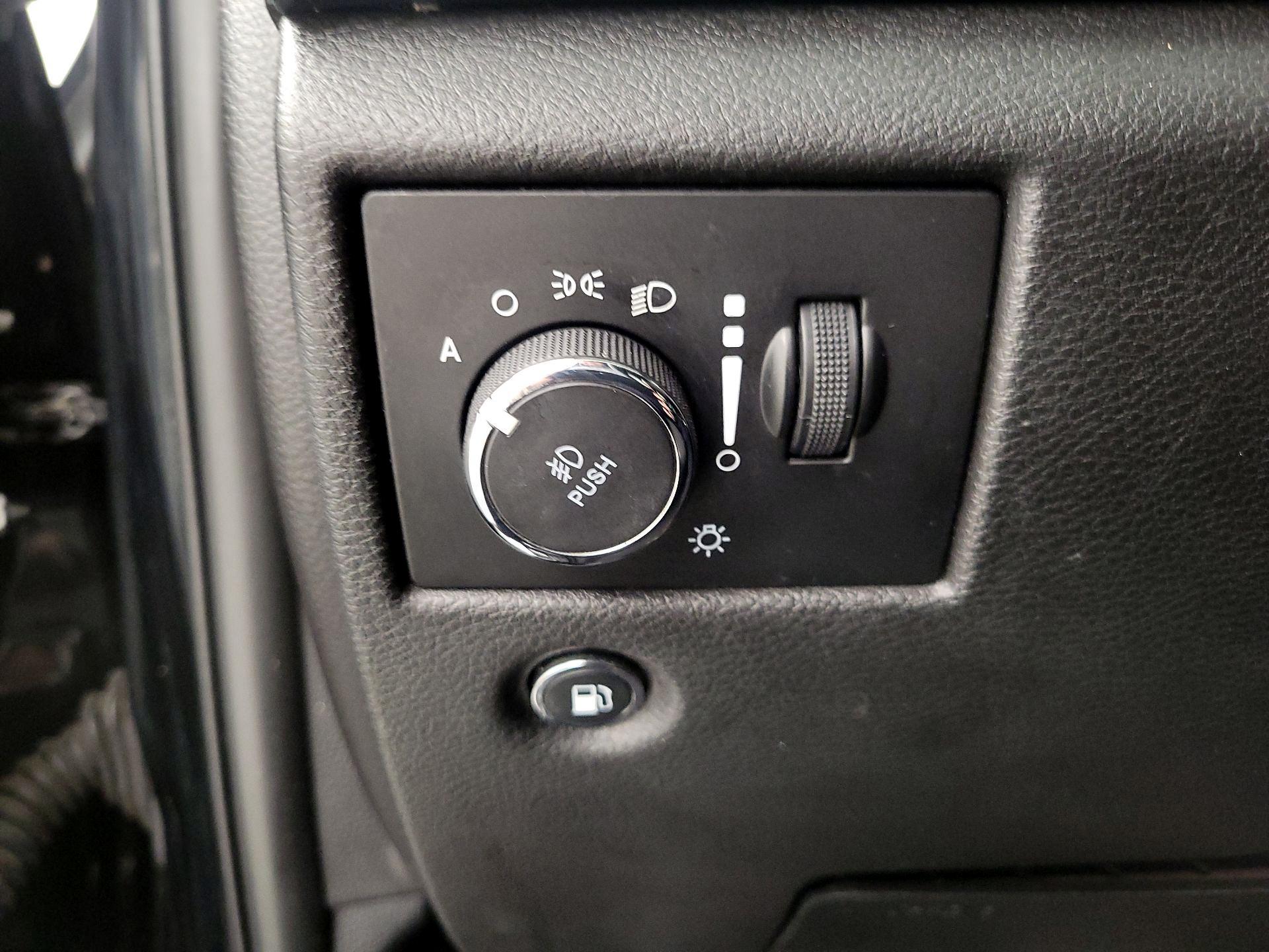 Thumbnail: 2019 Jeep Grand Cherokee - 13