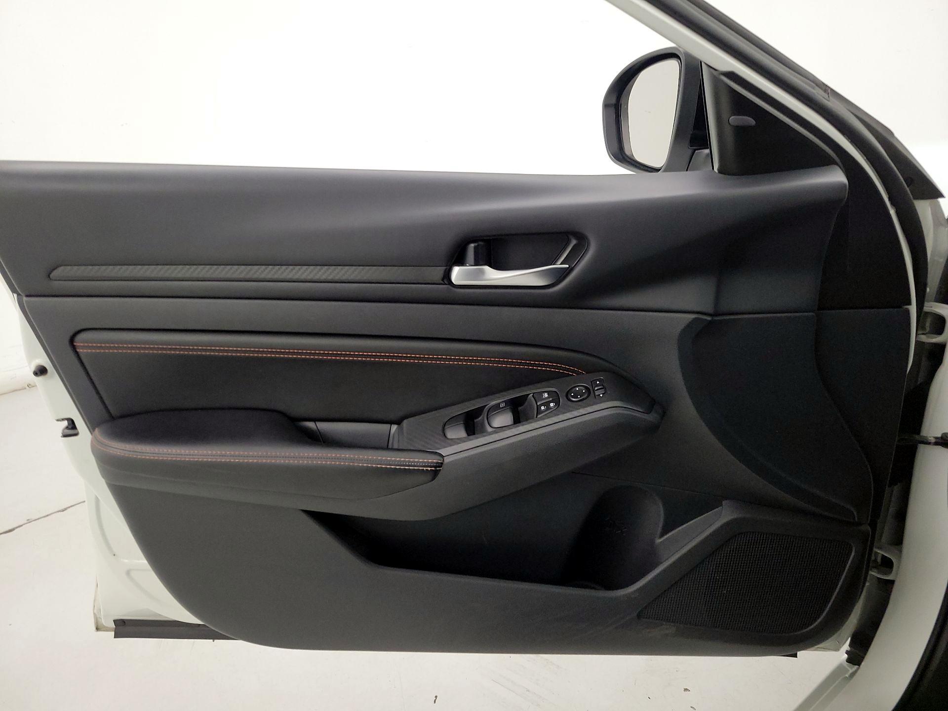 Thumbnail: 2022 Nissan Altima - 12