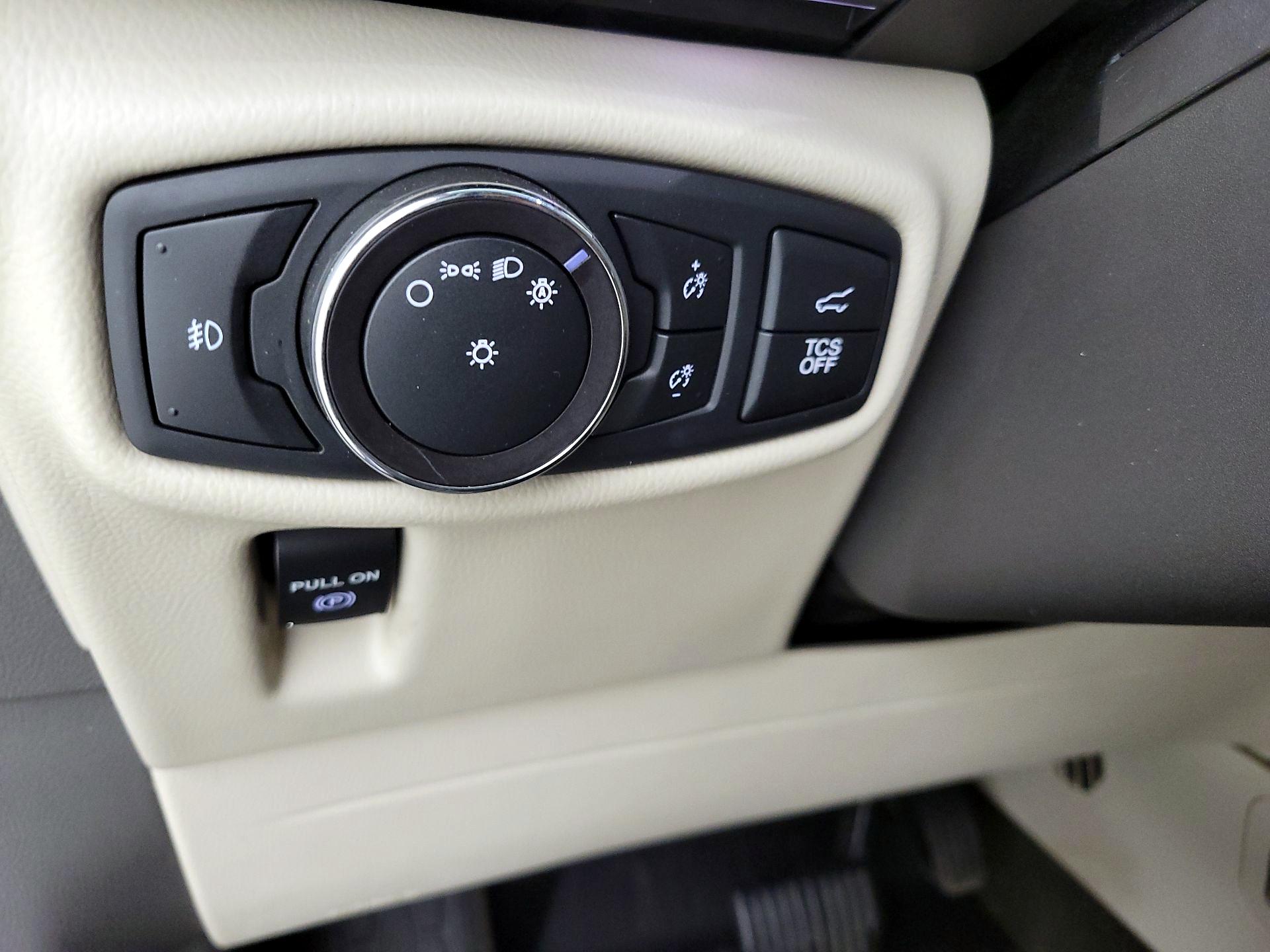 Thumbnail: 2019 Lincoln Nautilus - 13