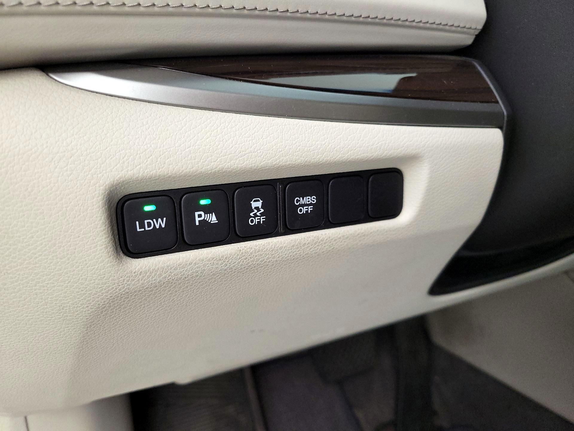 Thumbnail: 2014 Acura RLX - 13