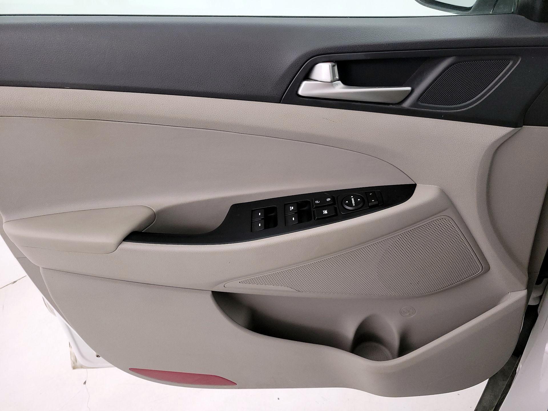 Thumbnail: 2019 Hyundai Tucson - 12