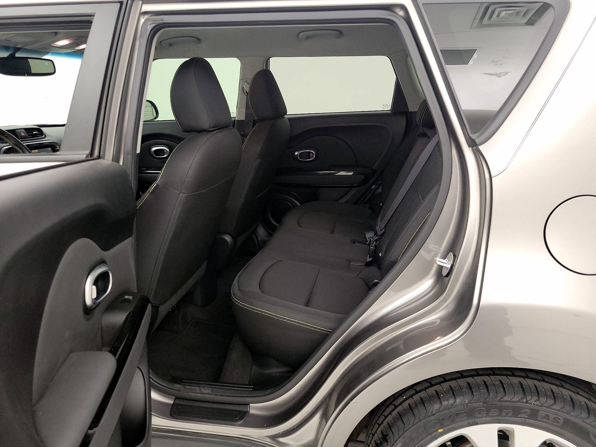 Thumbnail: 2016 Kia Soul - 18