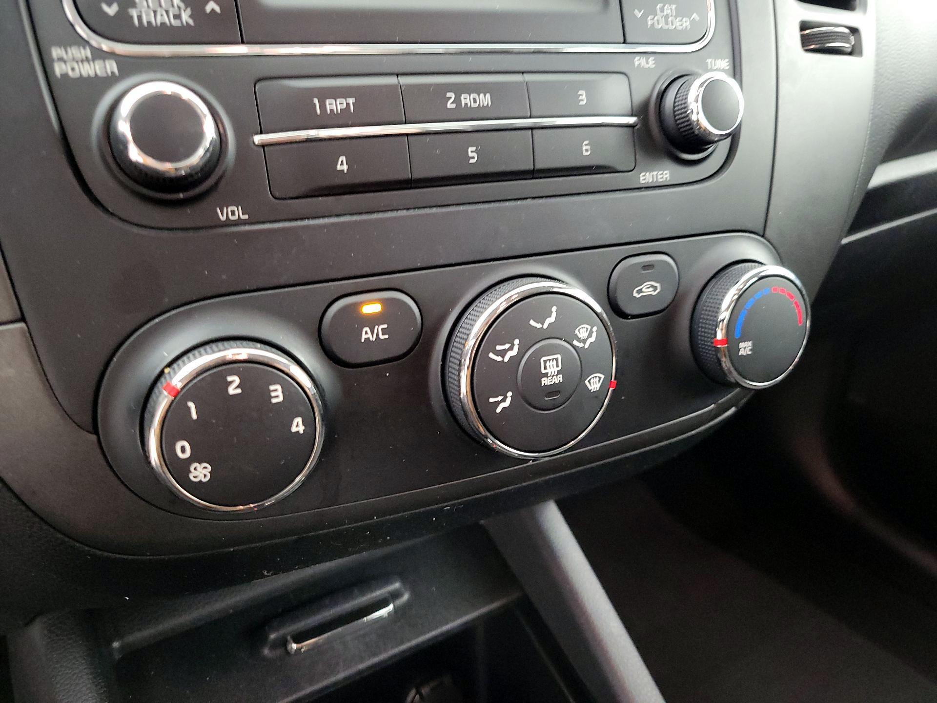 Thumbnail: 2014 Kia Forte - 15