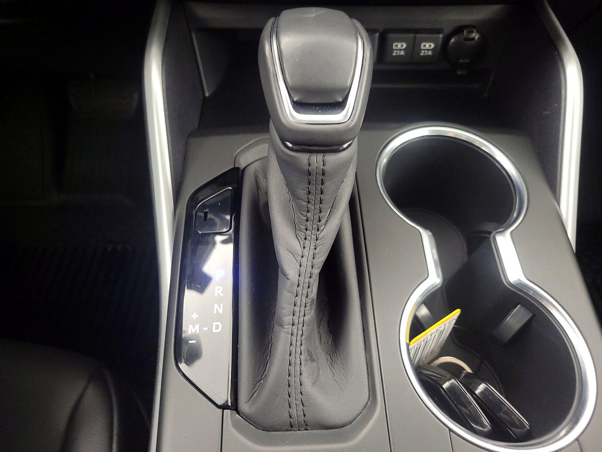 Thumbnail: 2020 Toyota Highlander - 18