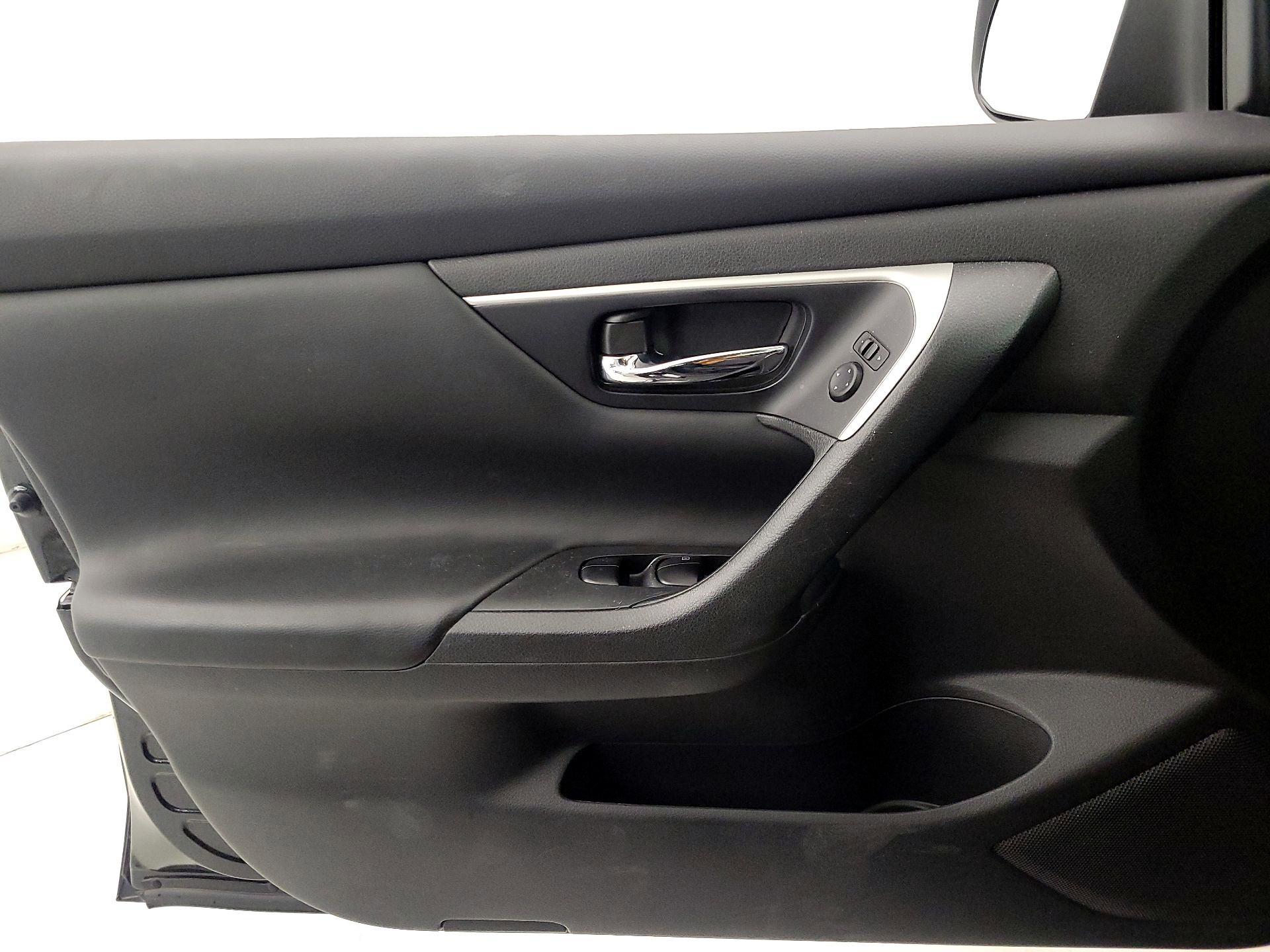 Thumbnail: 2018 Nissan Altima - 12