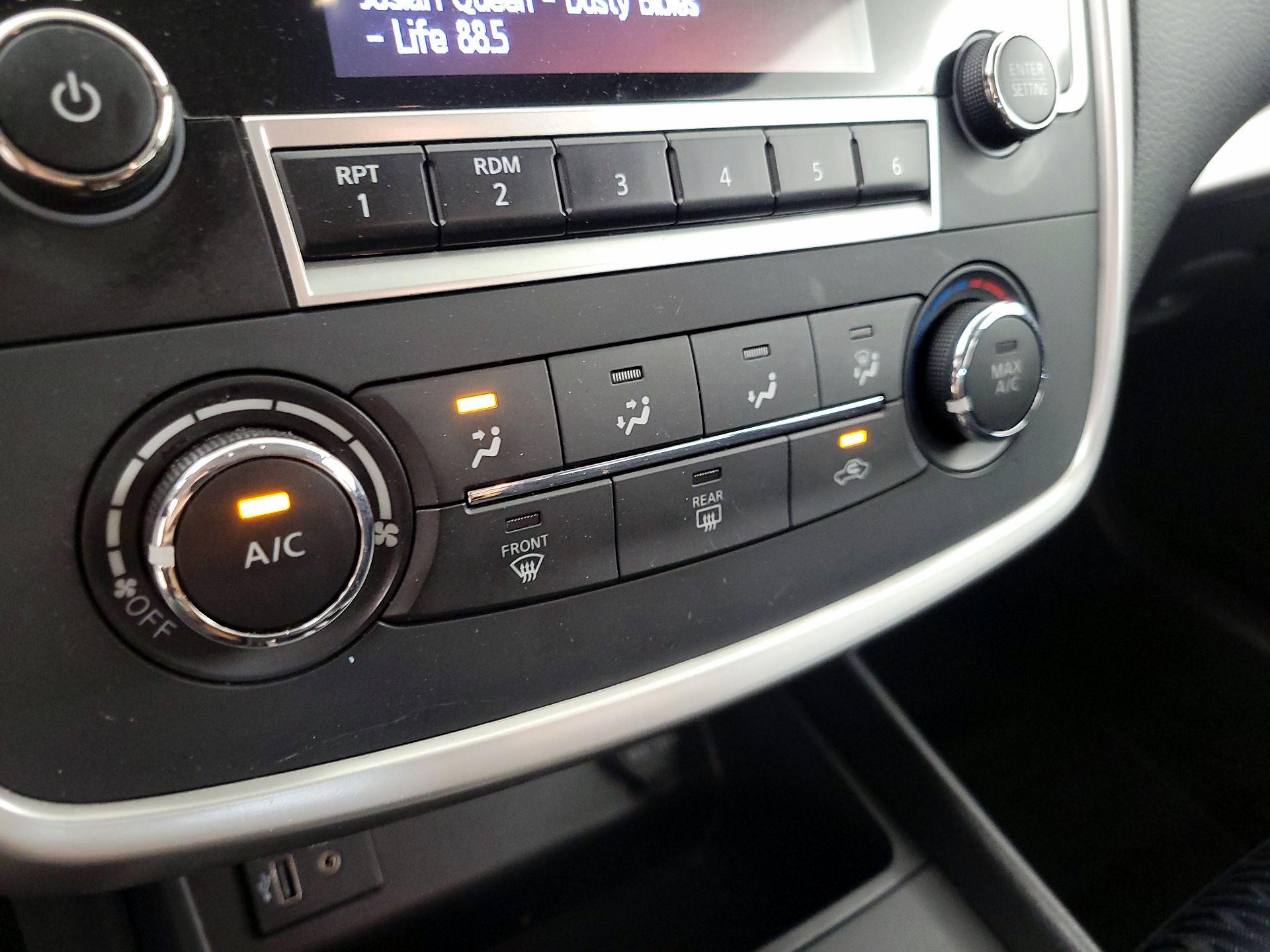 Thumbnail: 2018 Nissan Altima - 16