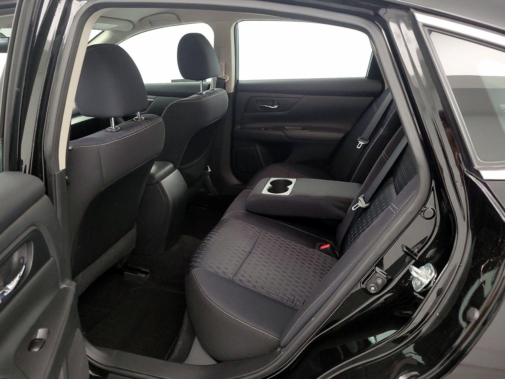 Thumbnail: 2018 Nissan Altima - 19