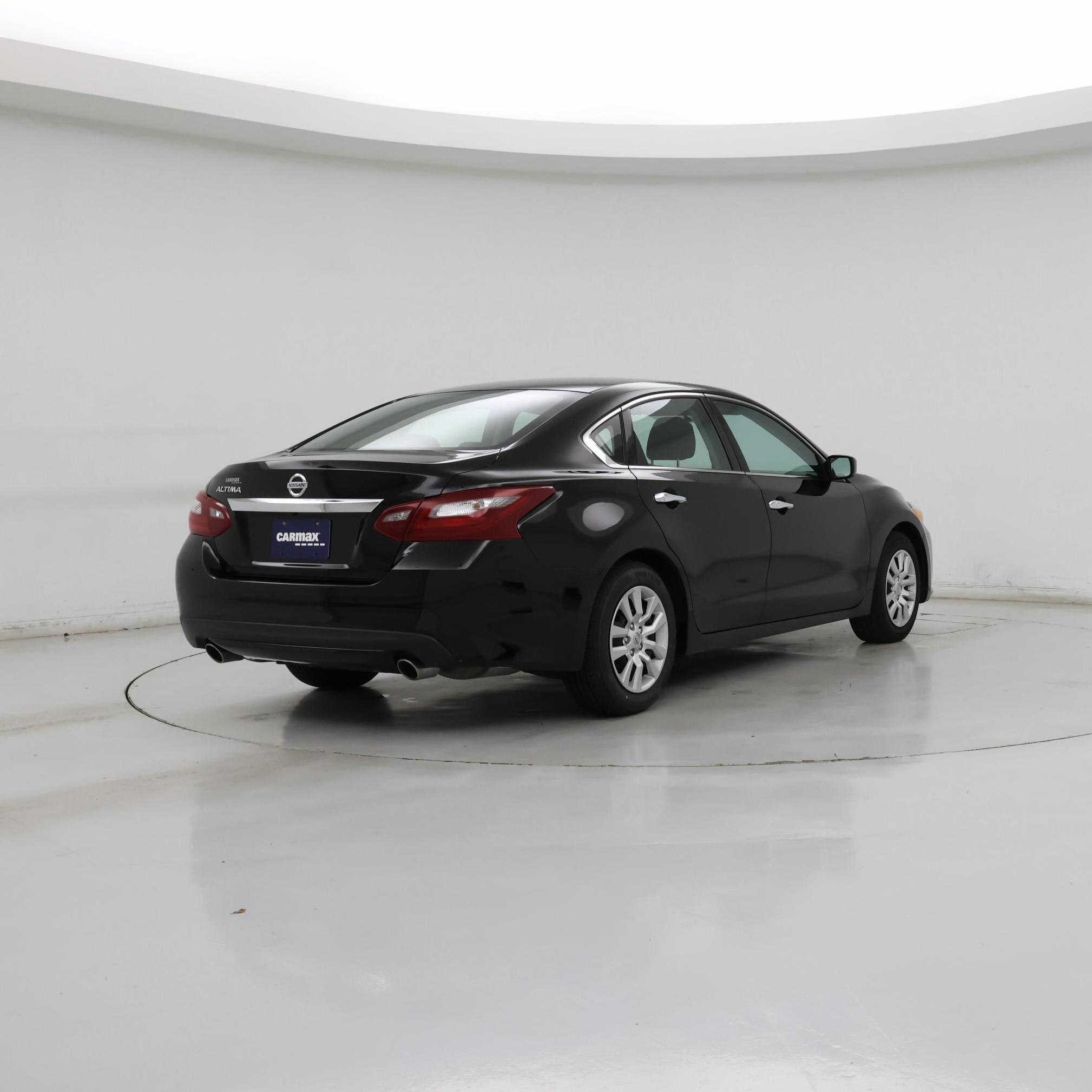 Thumbnail: 2018 Nissan Altima - 8