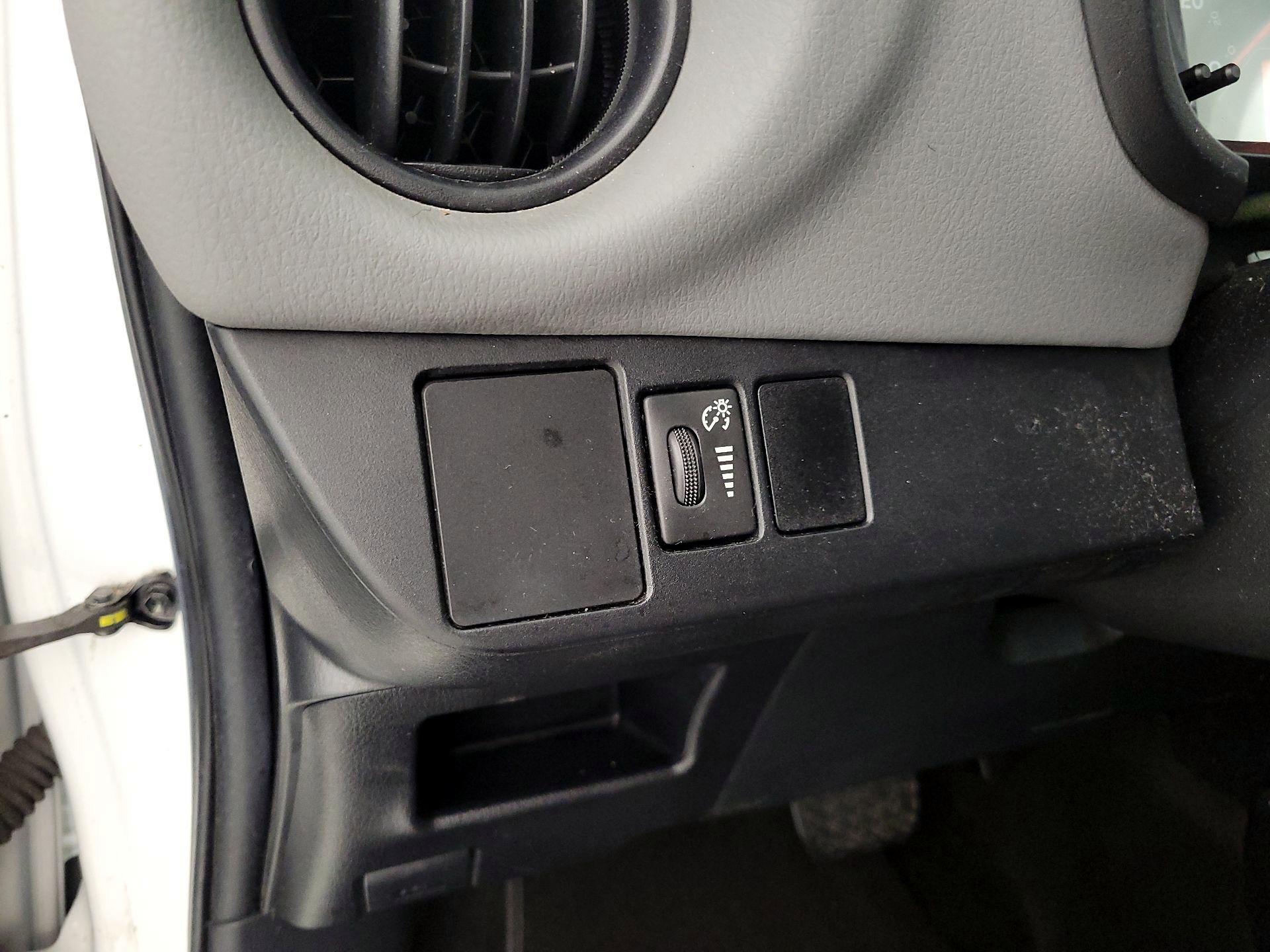 Thumbnail: 2016 Toyota Yaris - 13