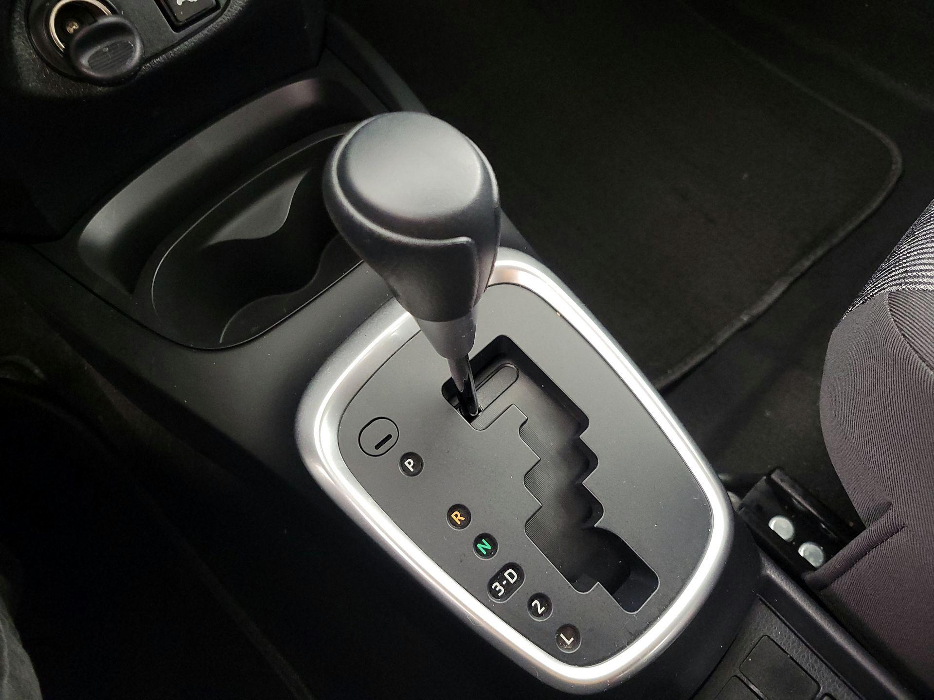 Thumbnail: 2016 Toyota Yaris - 16