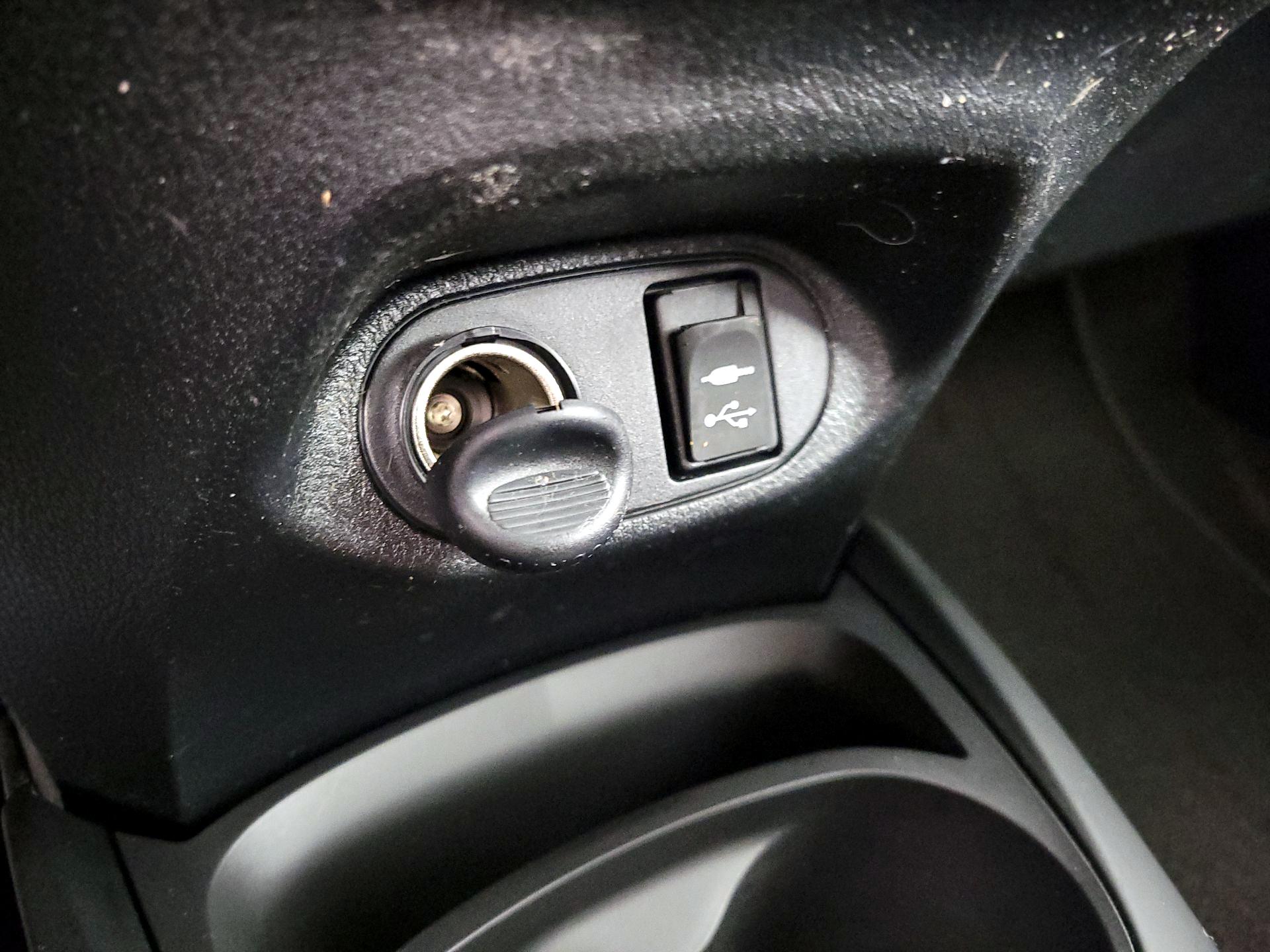 Thumbnail: 2016 Toyota Yaris - 17