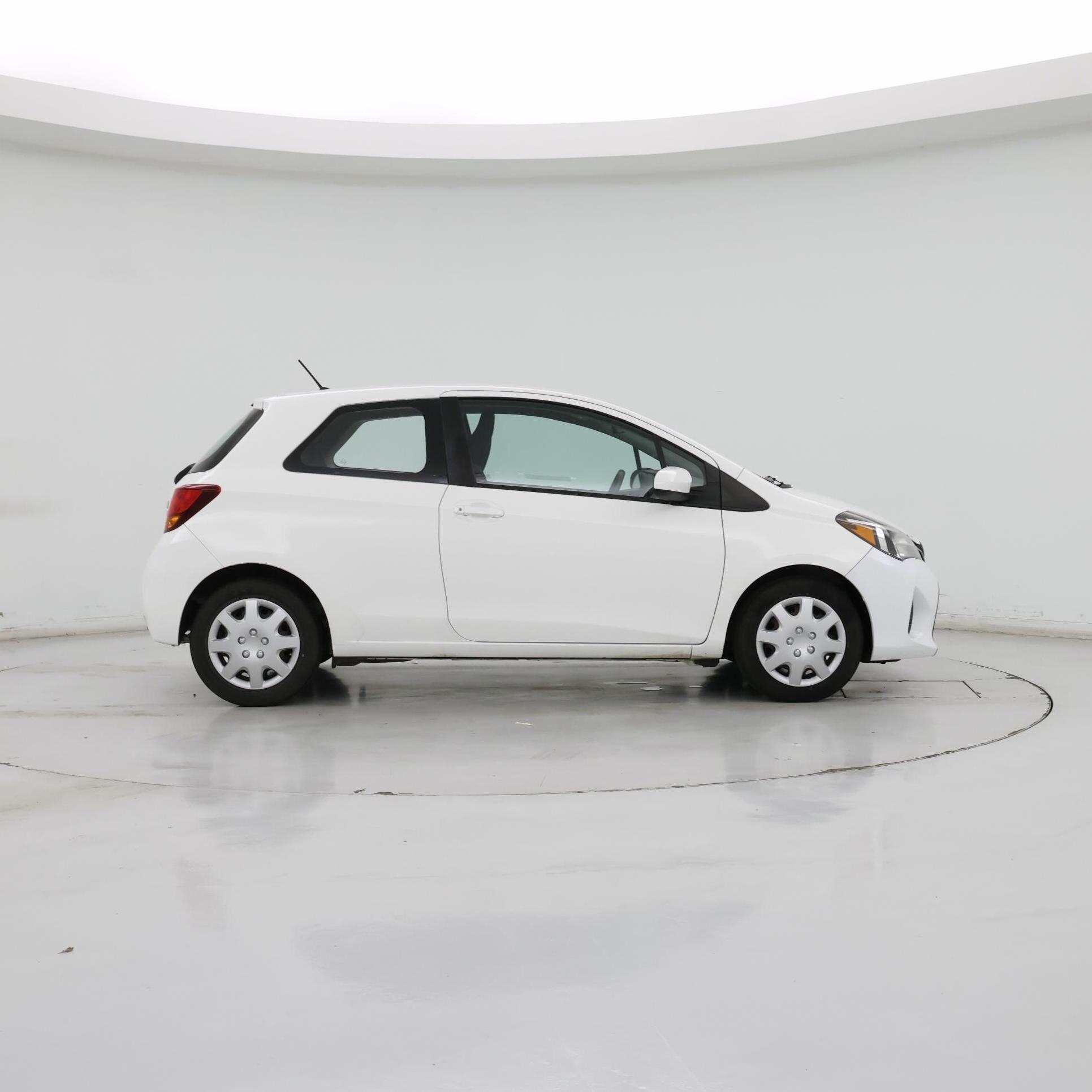 Thumbnail: 2016 Toyota Yaris - 7