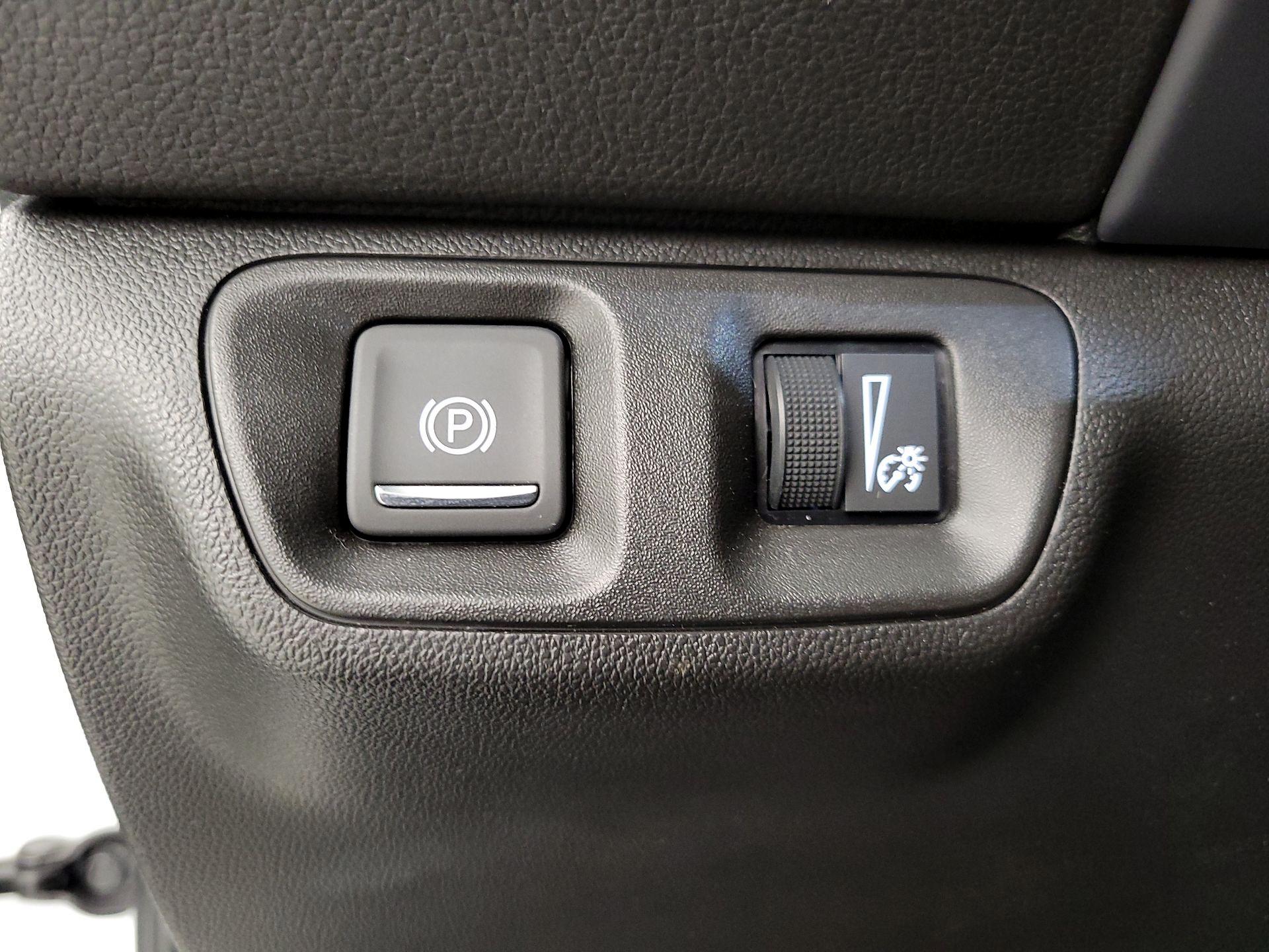 Thumbnail: 2023 GMC Acadia - 13