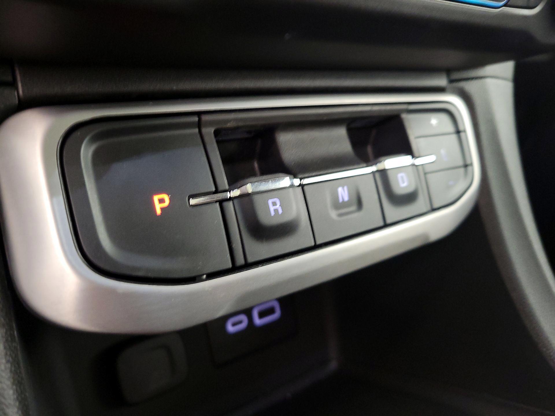 Thumbnail: 2023 GMC Acadia - 18