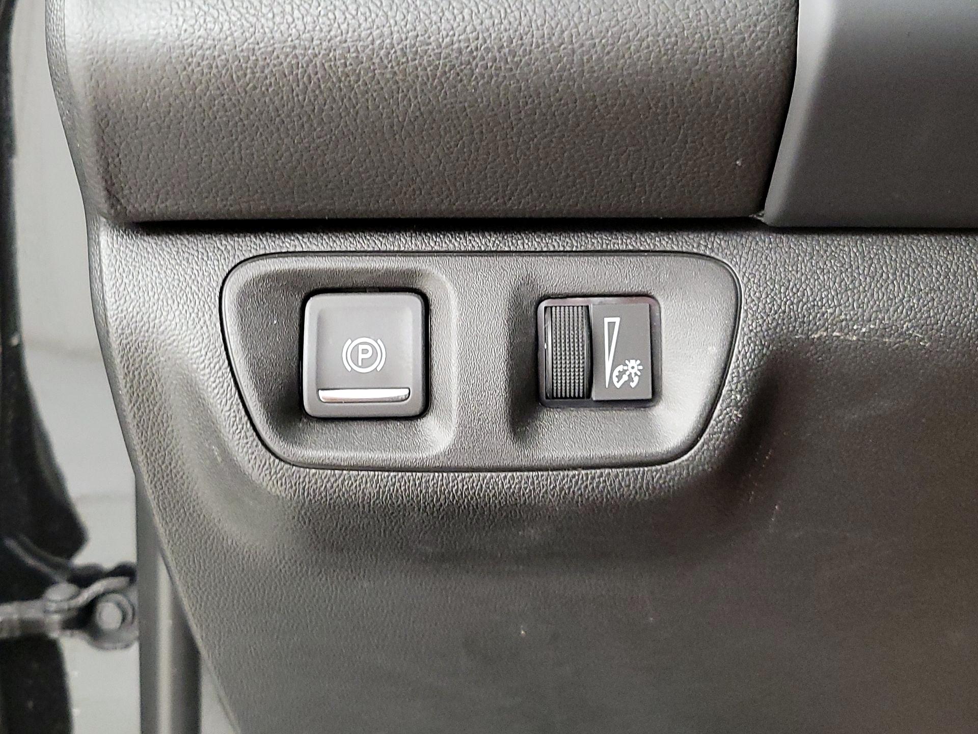 Thumbnail: 2023 GMC Acadia - 13