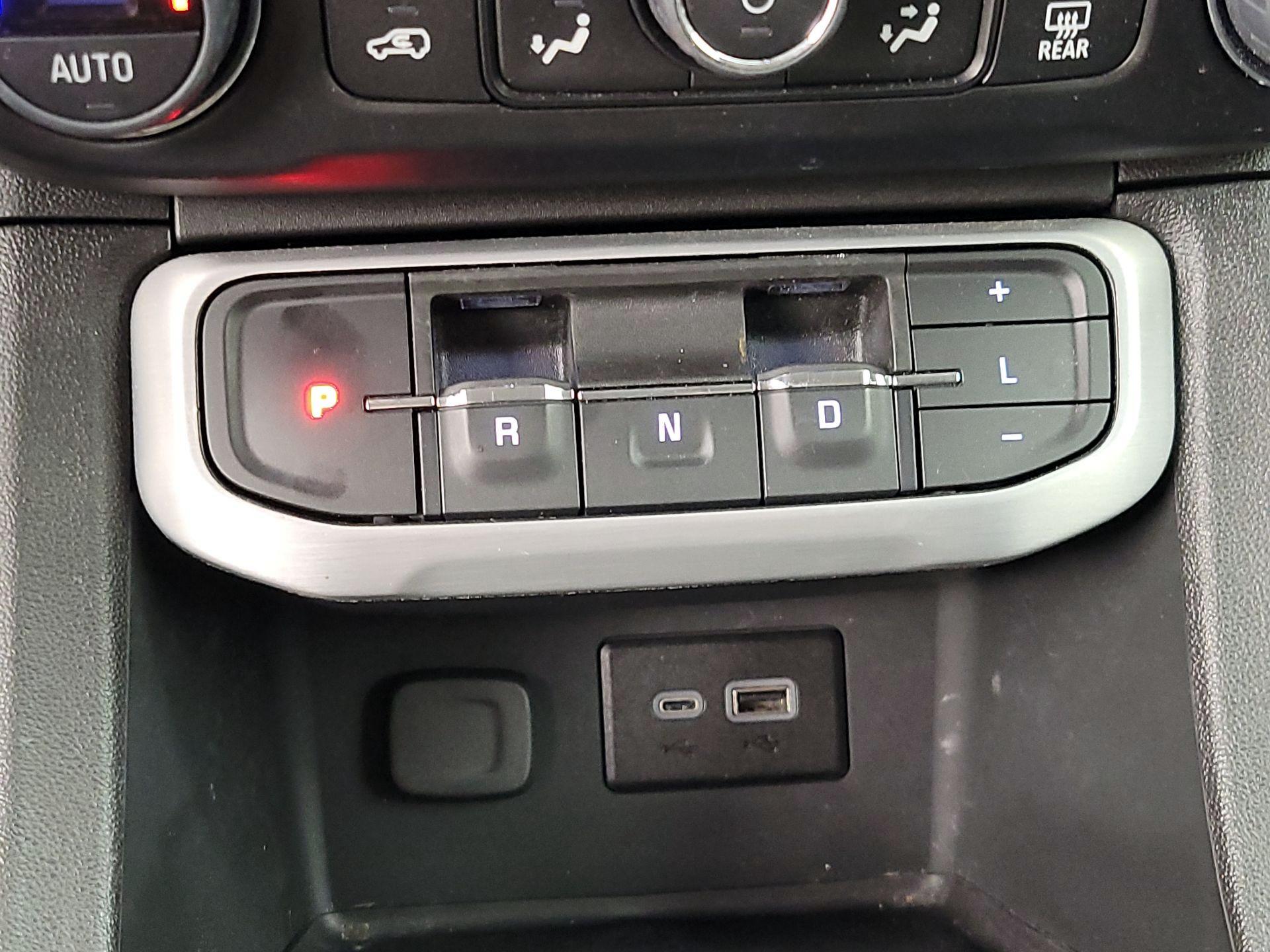 Thumbnail: 2023 GMC Acadia - 17