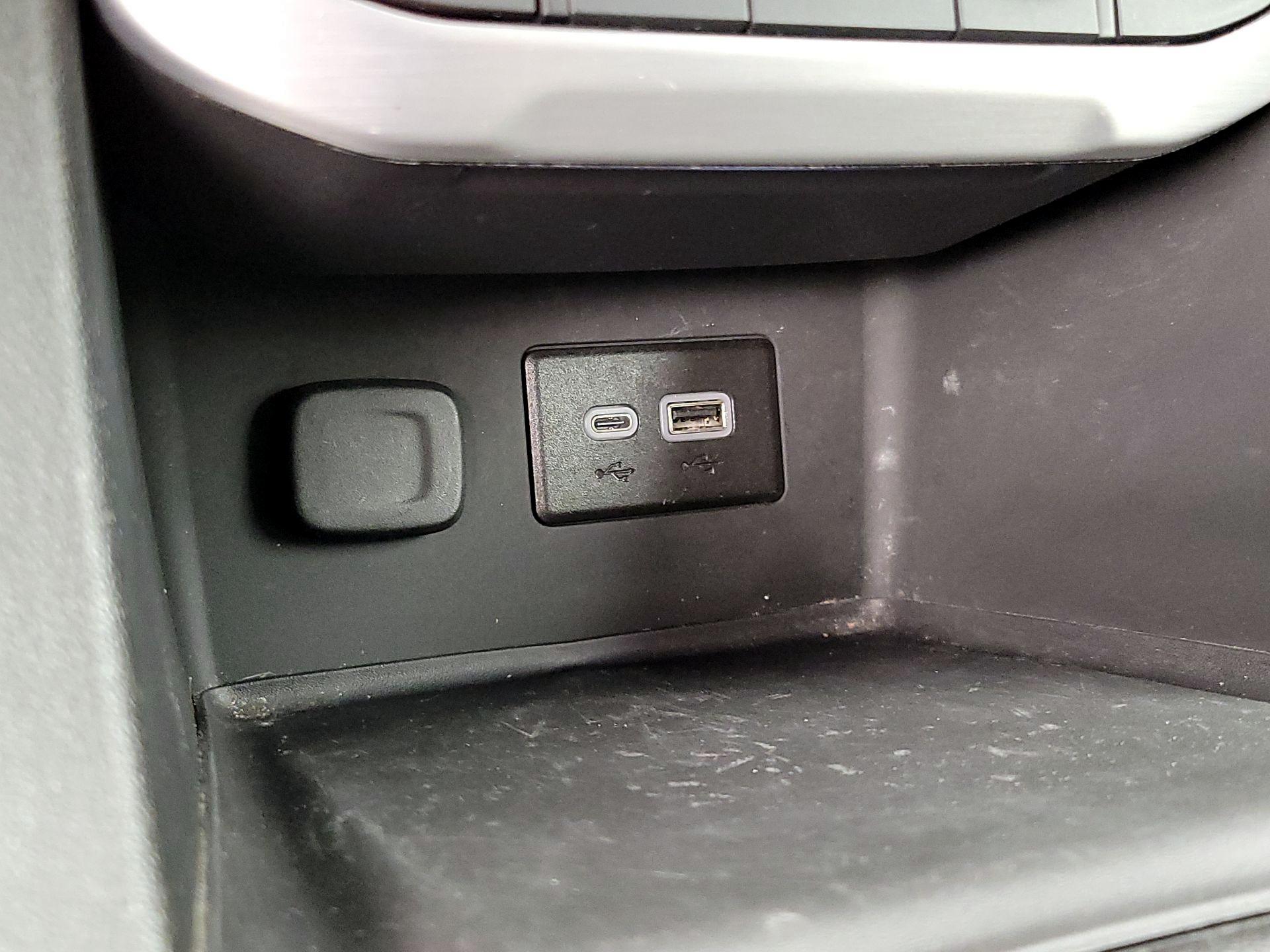 Thumbnail: 2023 GMC Acadia - 18