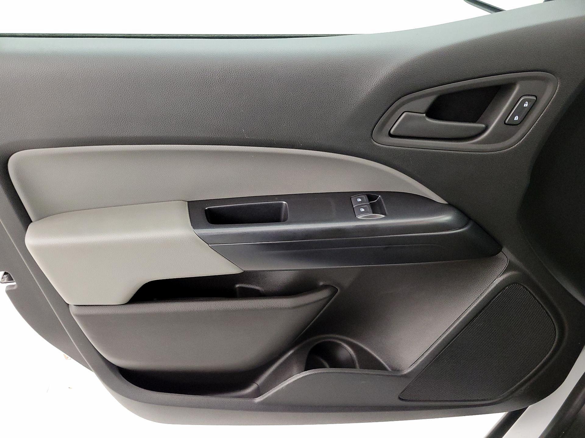 Thumbnail: 2022 Chevrolet Colorado - 12