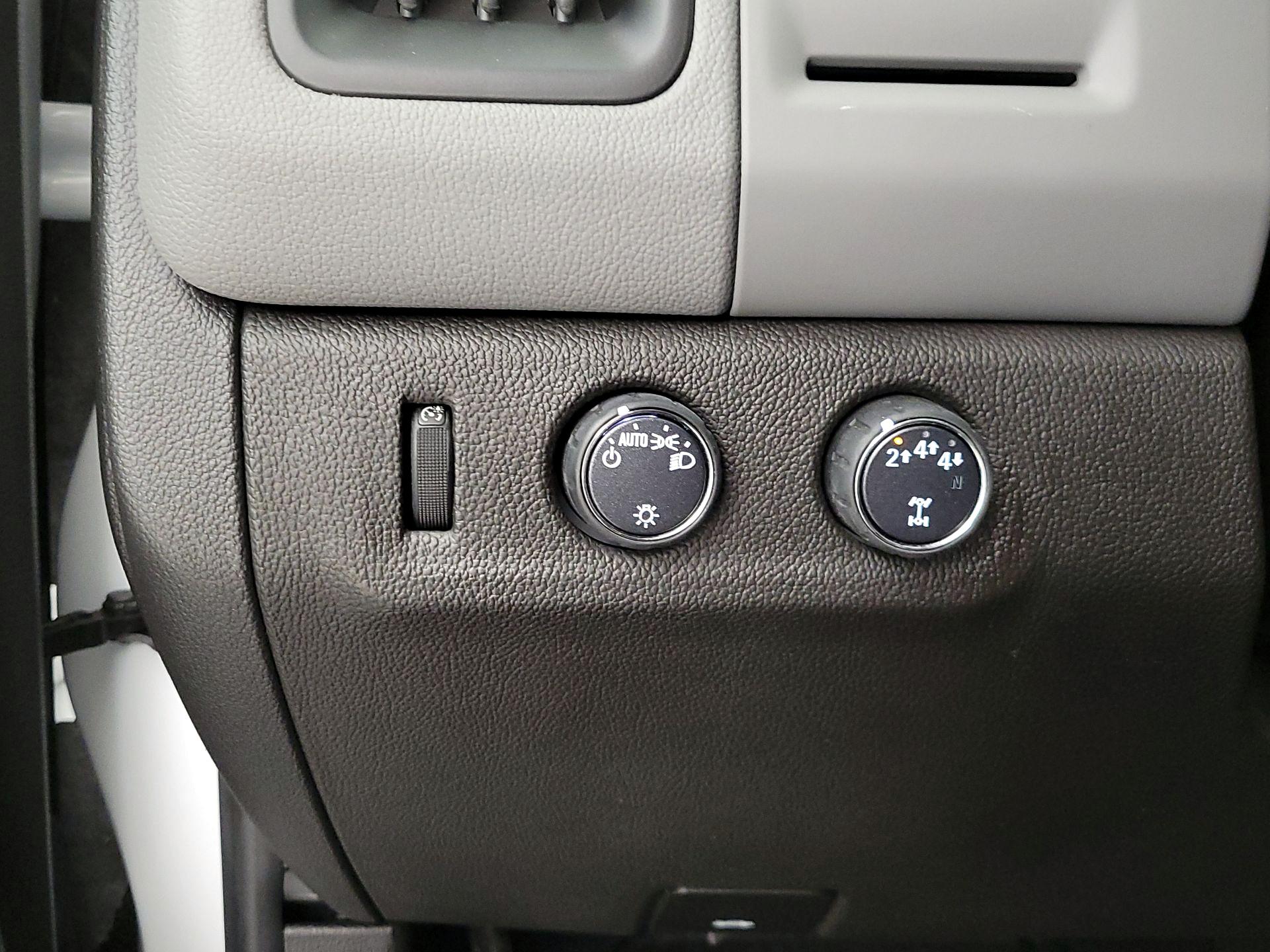 Thumbnail: 2022 Chevrolet Colorado - 13