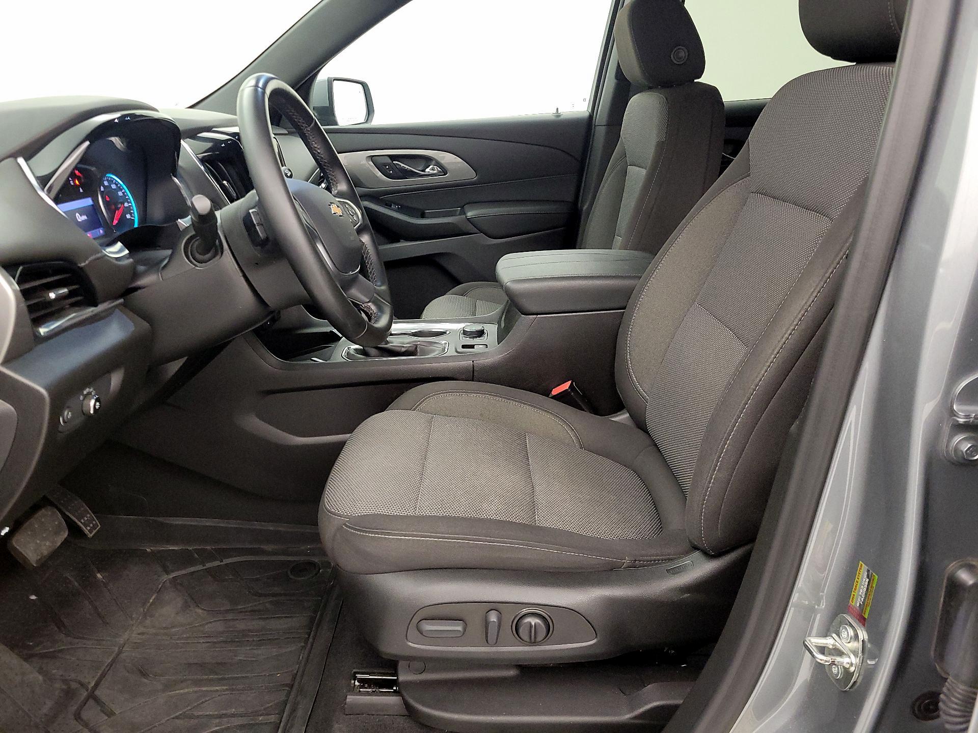 Thumbnail: 2023 Chevrolet Traverse - 11