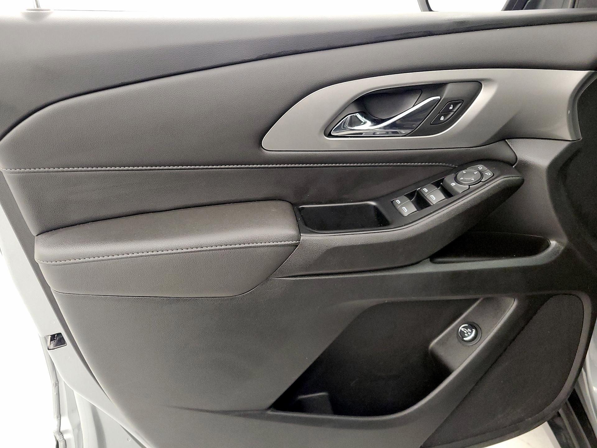 Thumbnail: 2023 Chevrolet Traverse - 12