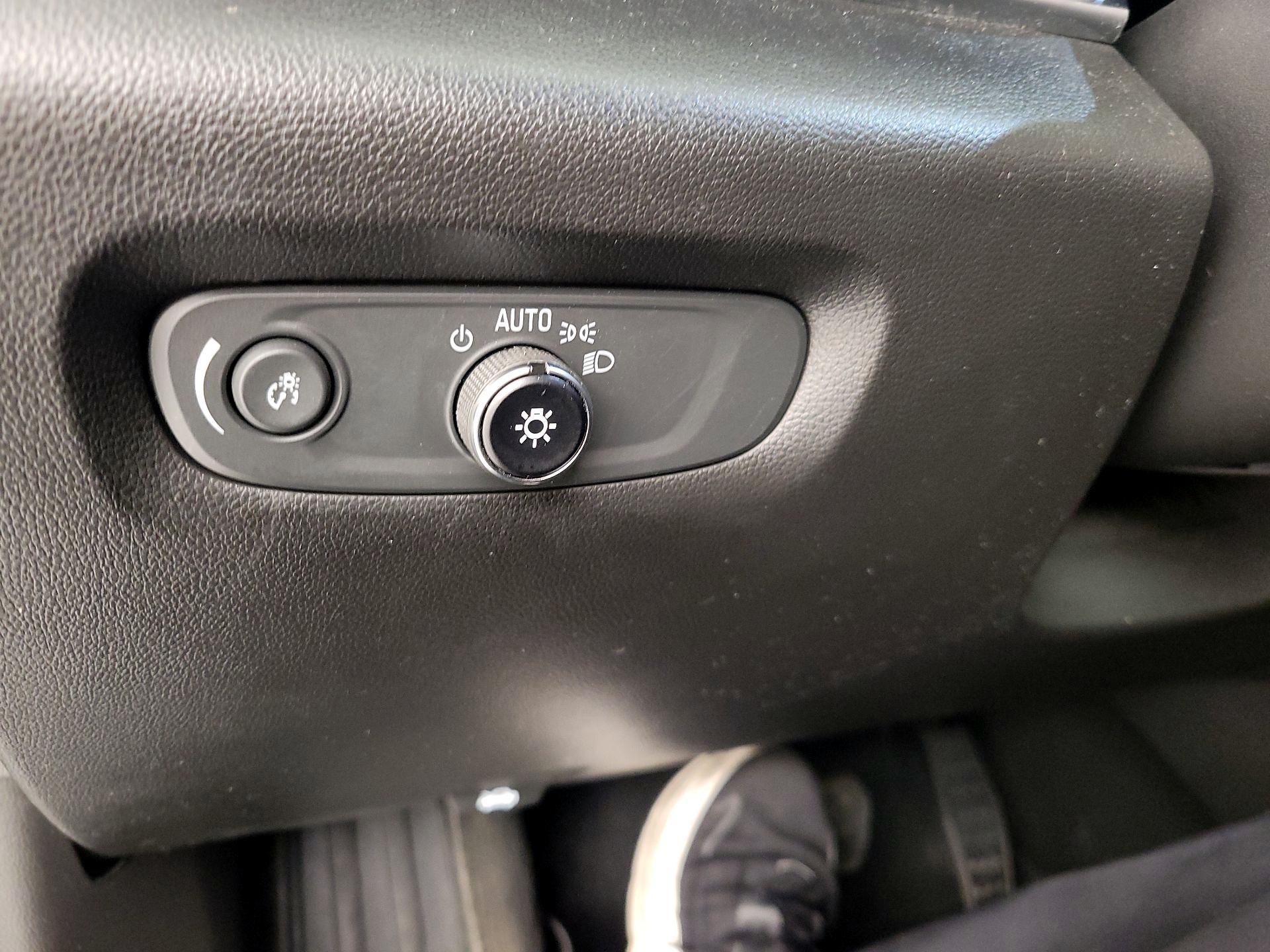 Thumbnail: 2023 Chevrolet Traverse - 13