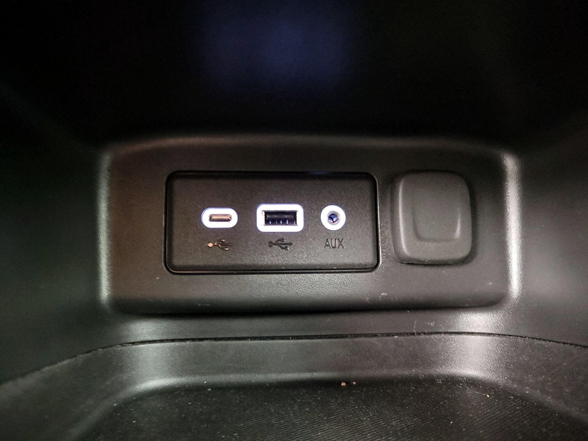 Thumbnail: 2023 Chevrolet Equinox - 18