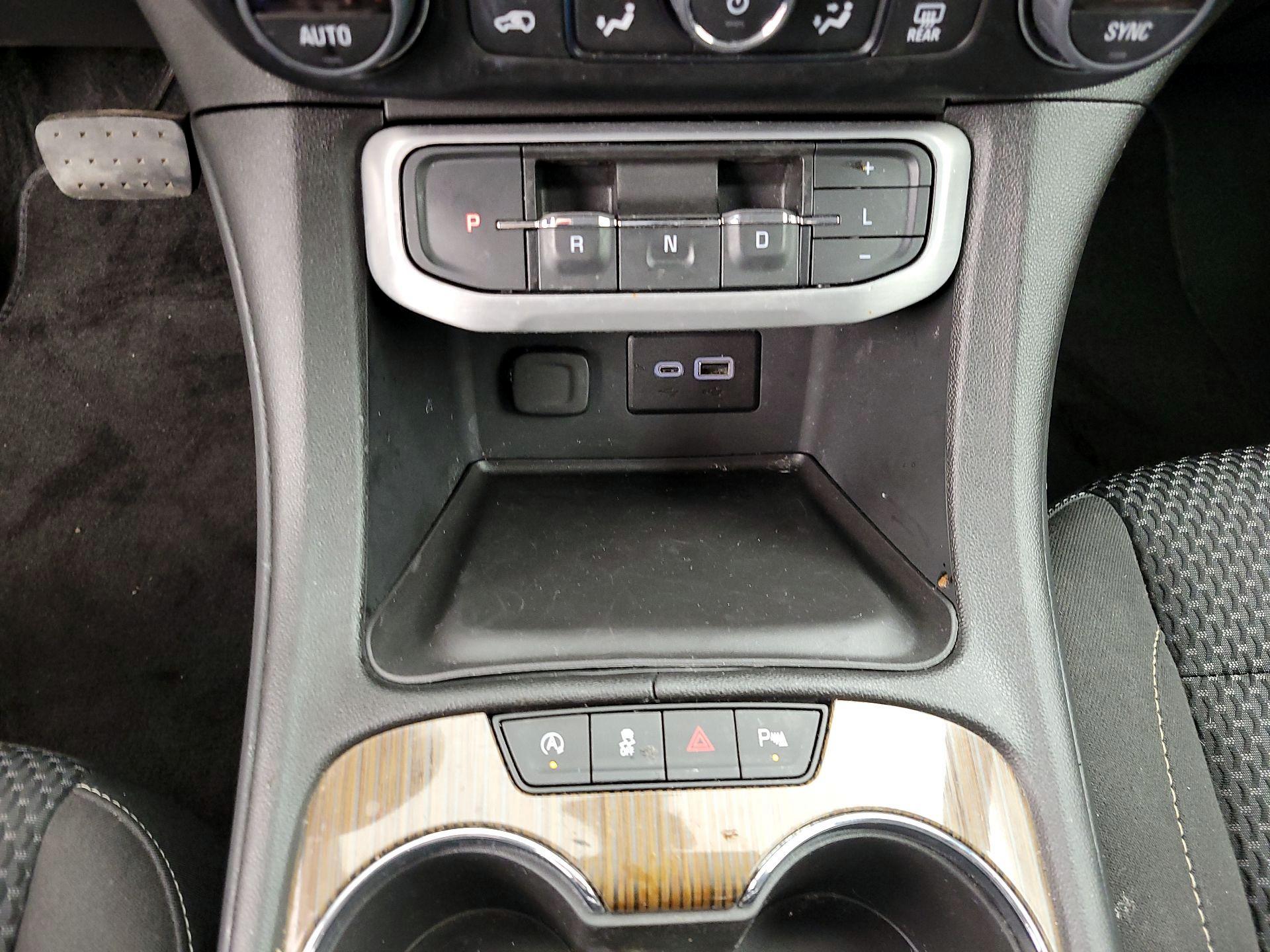 Thumbnail: 2023 GMC Acadia - 17