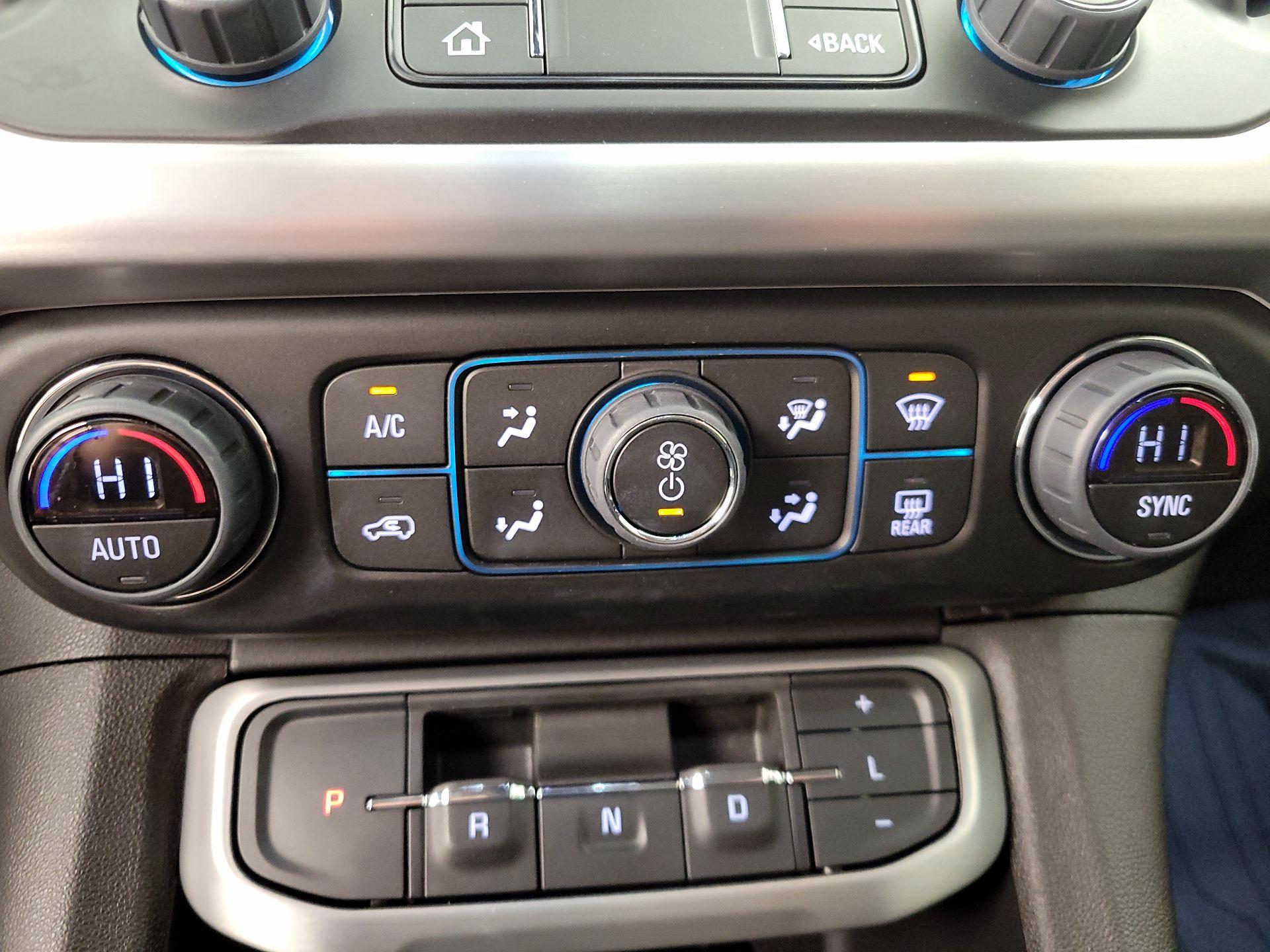 Thumbnail: 2023 GMC Acadia - 17