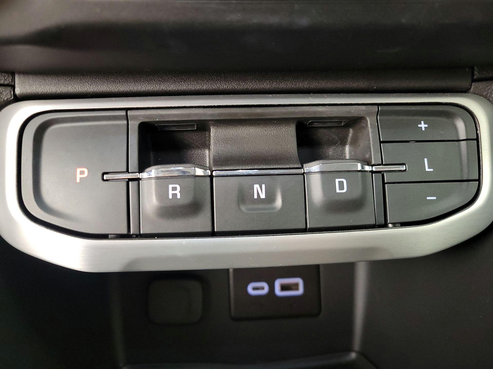 Thumbnail: 2023 GMC Acadia - 18