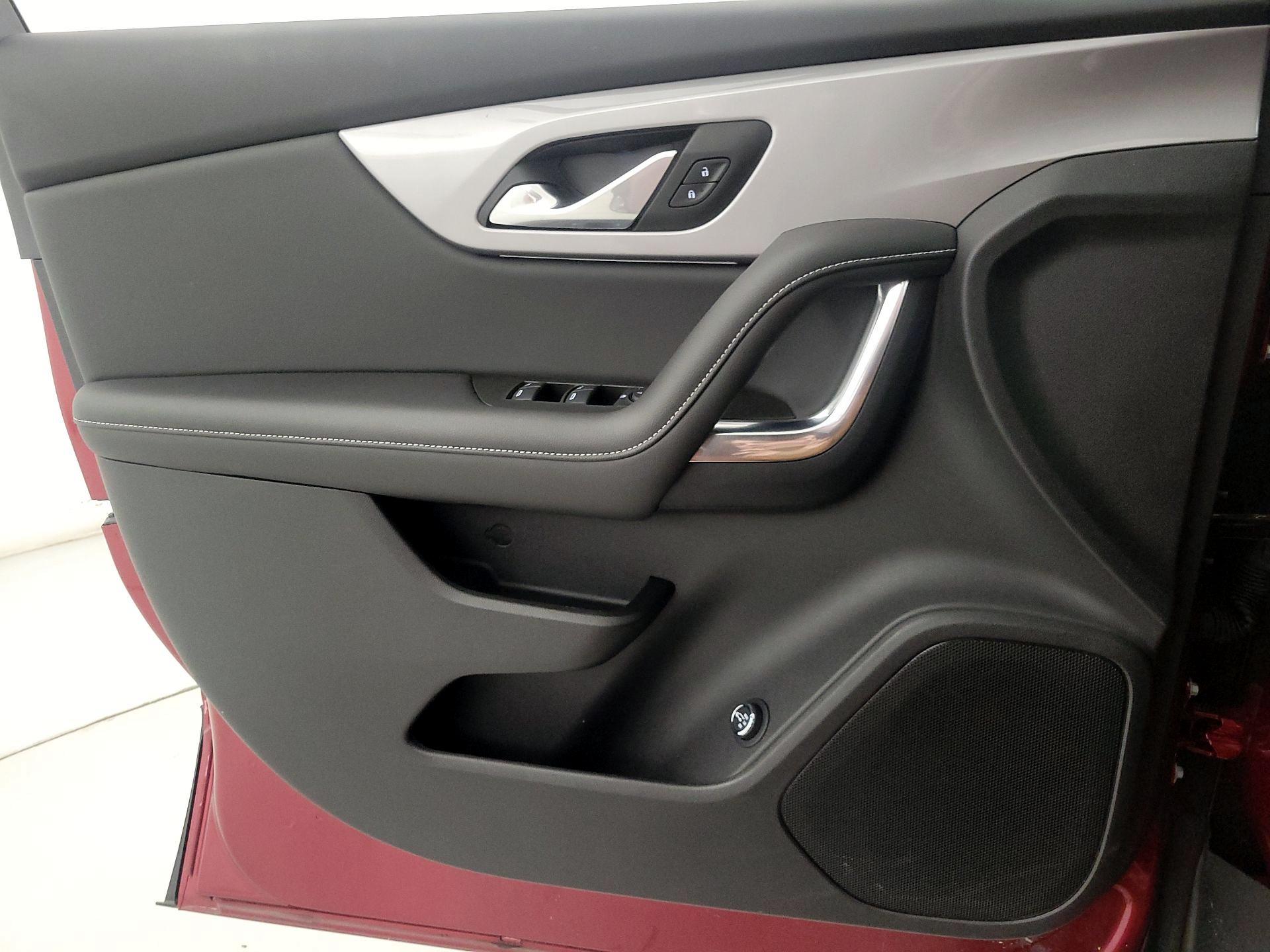 Thumbnail: 2023 Chevrolet Blazer - 12