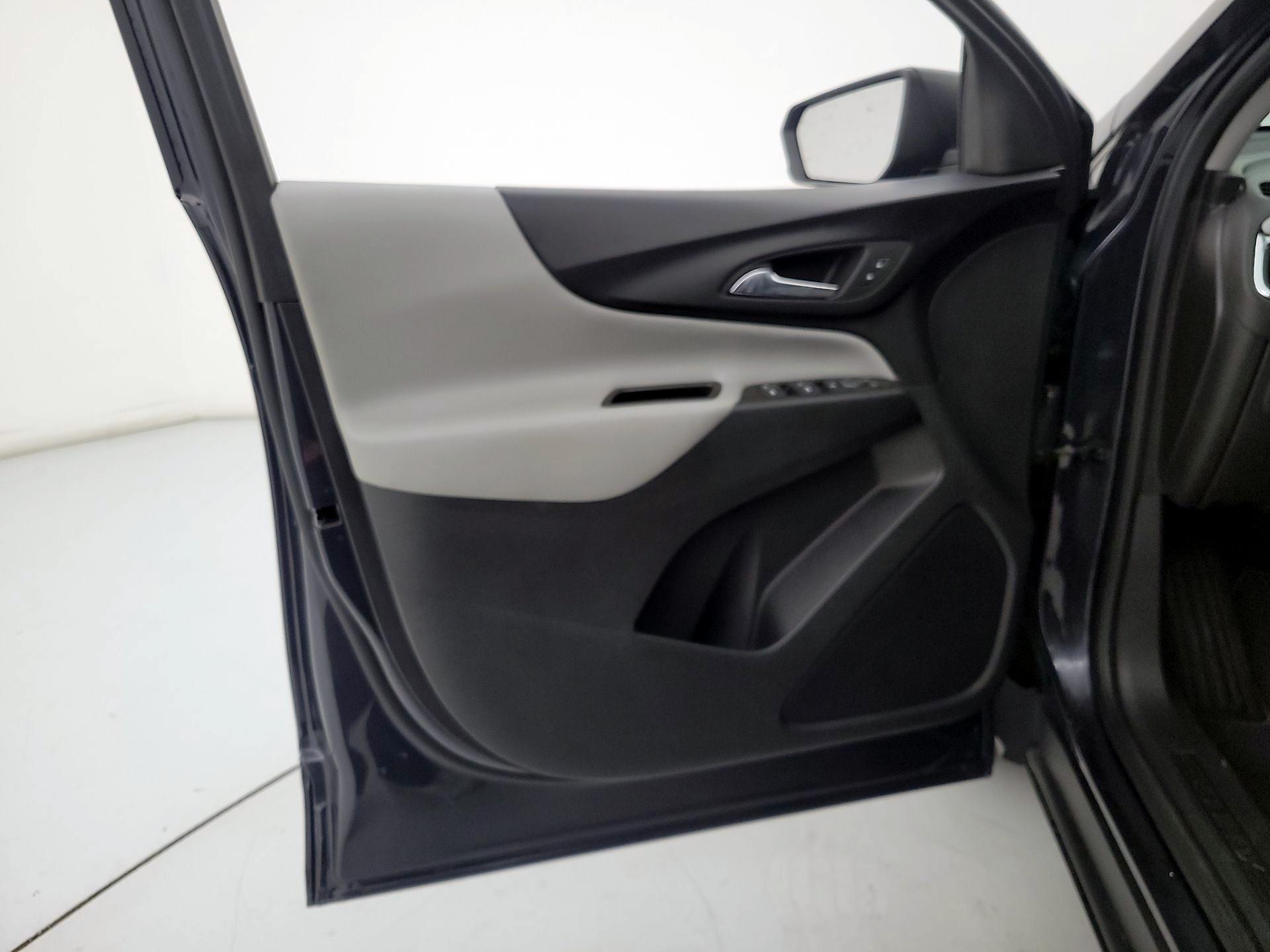 Thumbnail: 2022 Chevrolet Equinox - 12