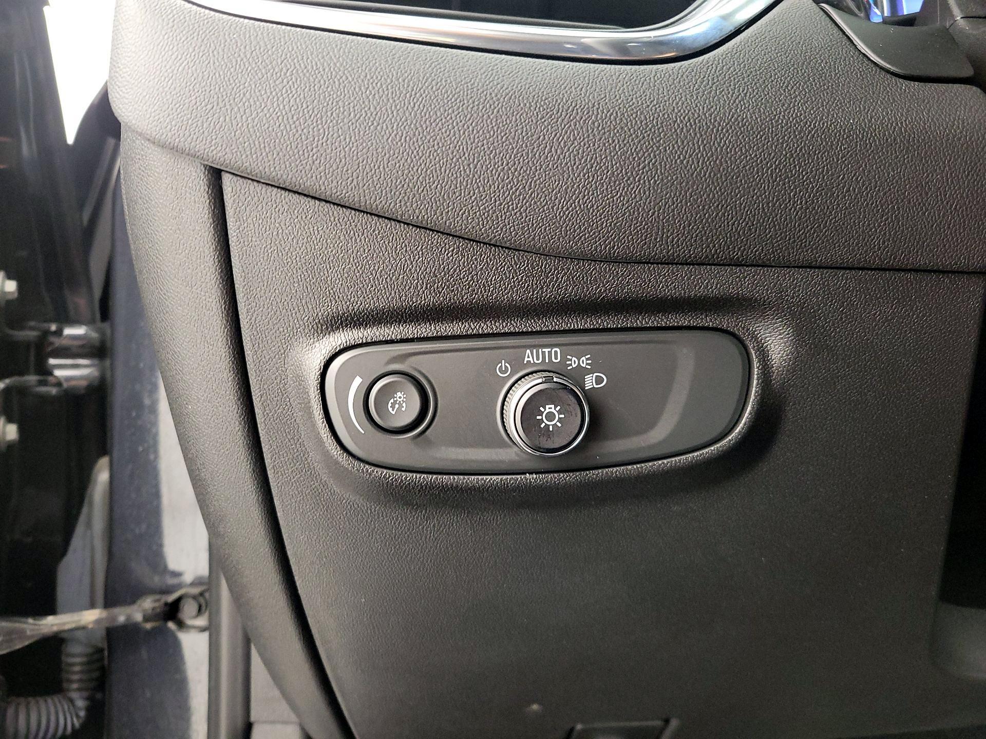 Thumbnail: 2022 Chevrolet Equinox - 13