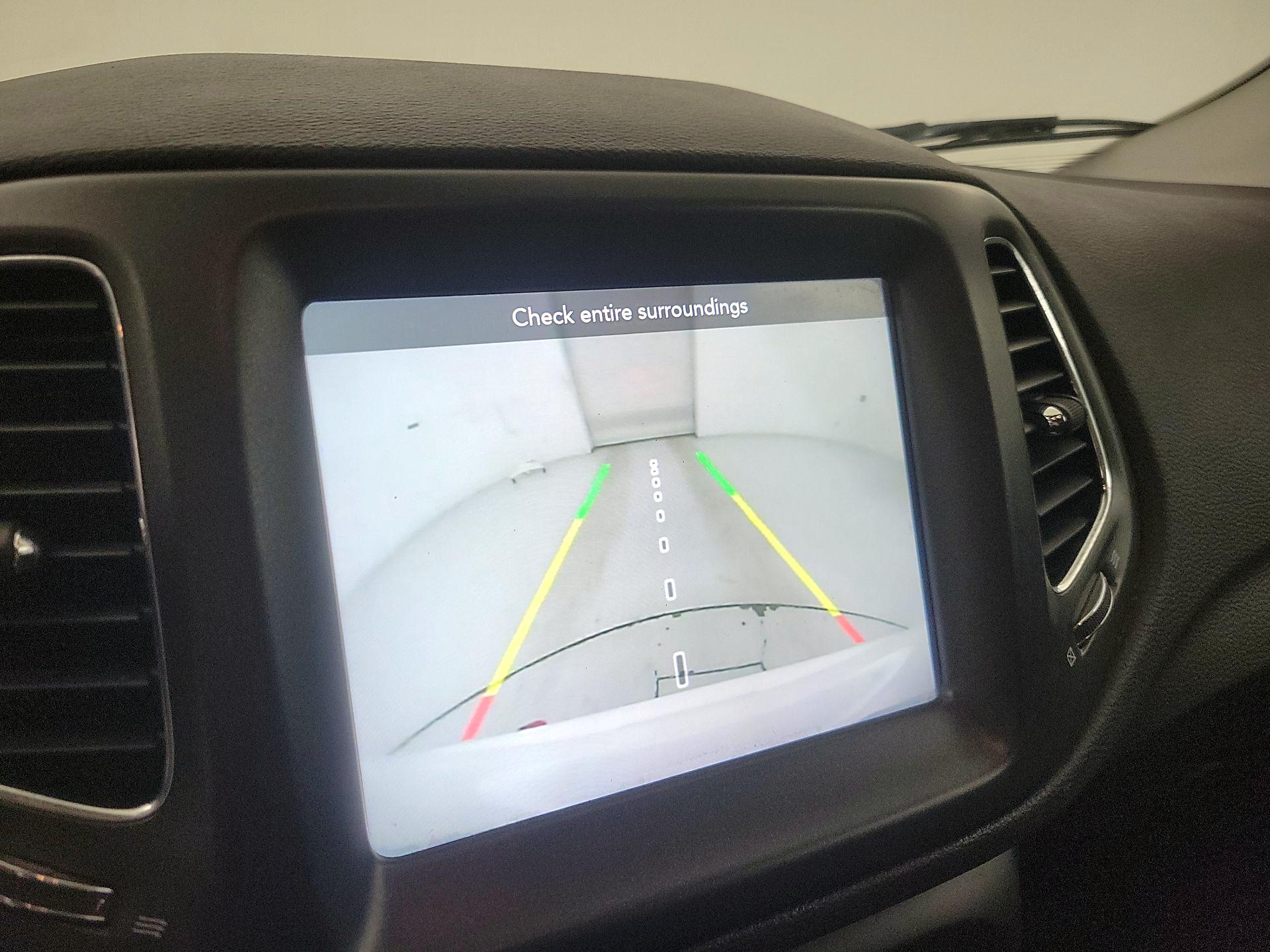 Thumbnail: 2021 Jeep Compass - 14