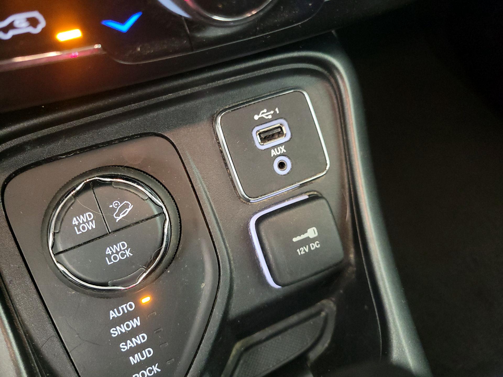 Thumbnail: 2021 Jeep Compass - 18